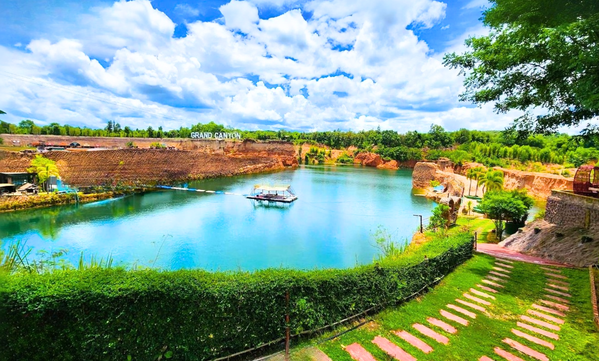 Chiang Mai: Thai Cooking Class at Grand Canyon & Market Tour