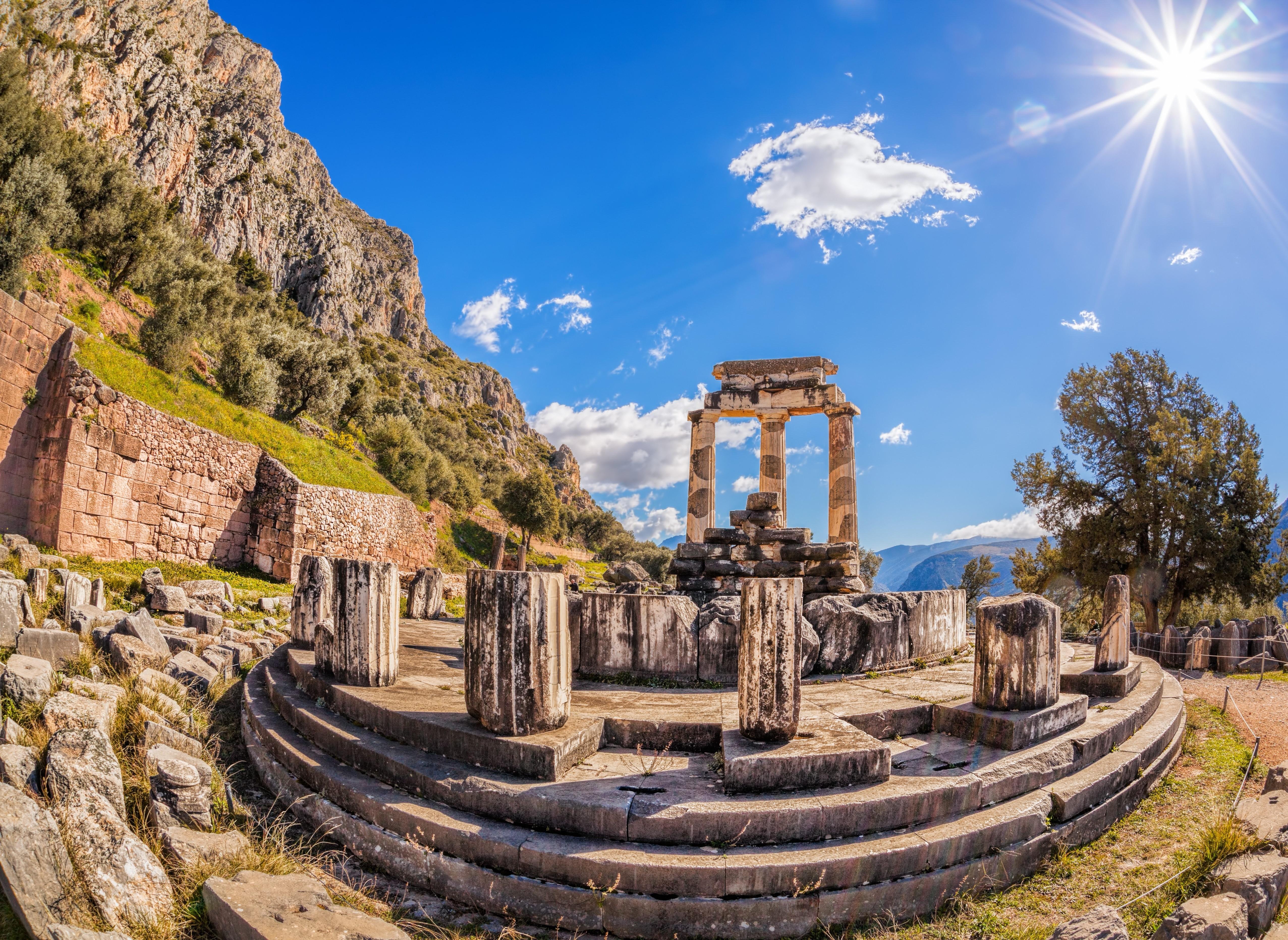 Delphi Full-Day Tour from Athens with VR & Audio Guide