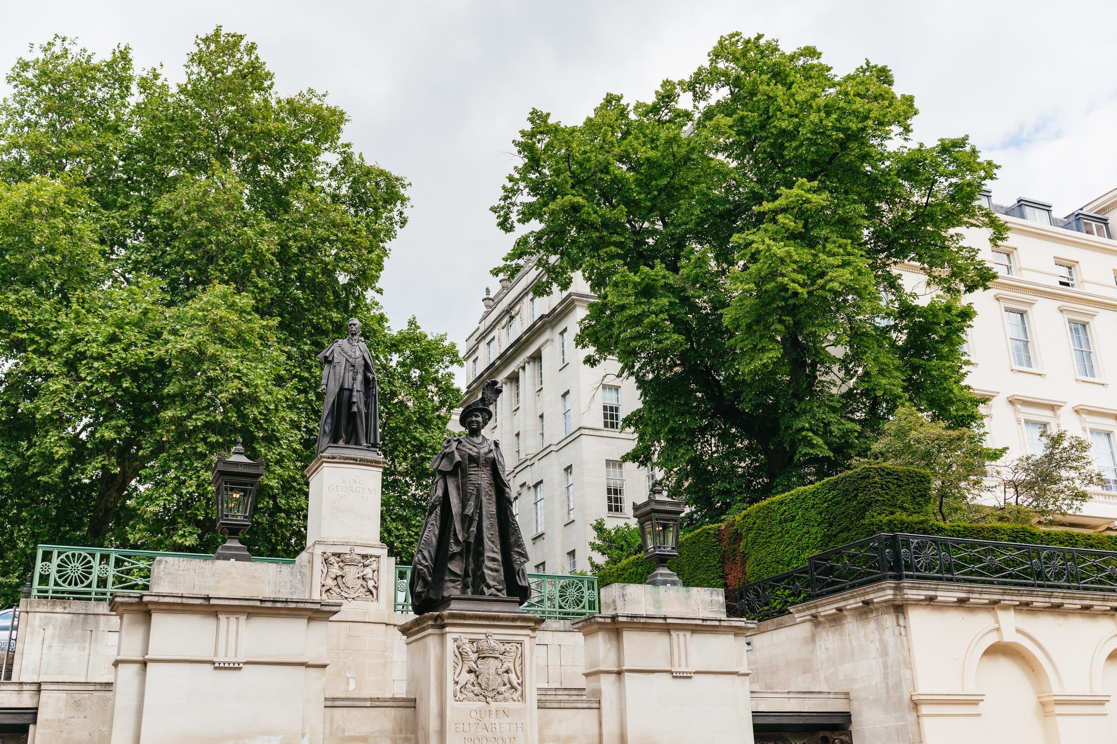 London: Changing of The Guard Tour with Expert Guide - Buckingham Palace tour and royal London scenery