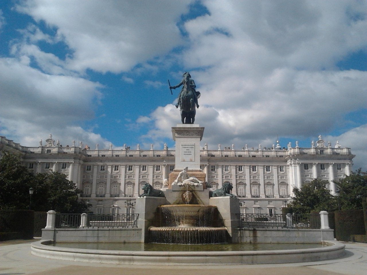 Royal Palace & Almudena Cathedral Small-Group Tour