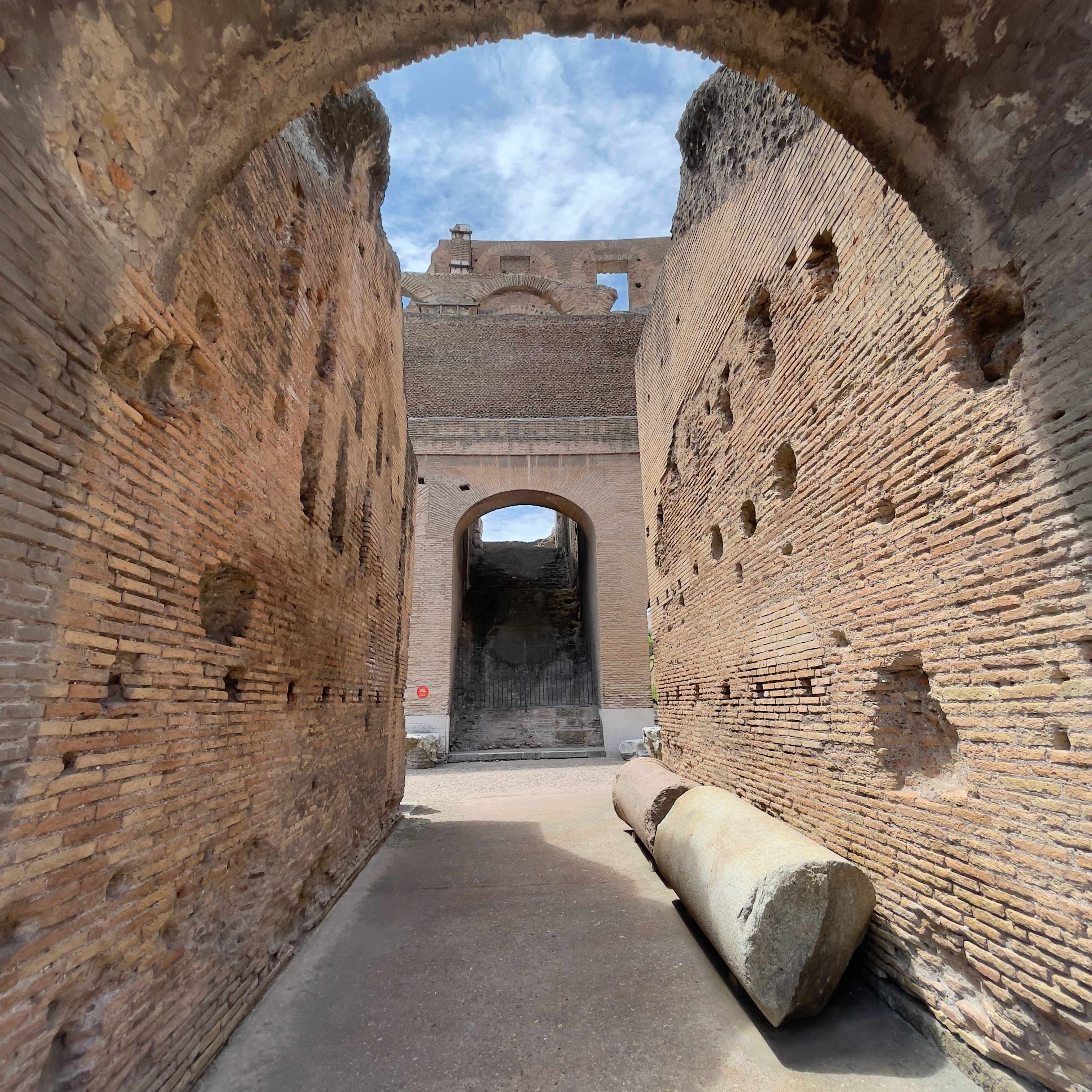 Rome Colosseum: Underground, Arena Floor & Palatine Hill Tour