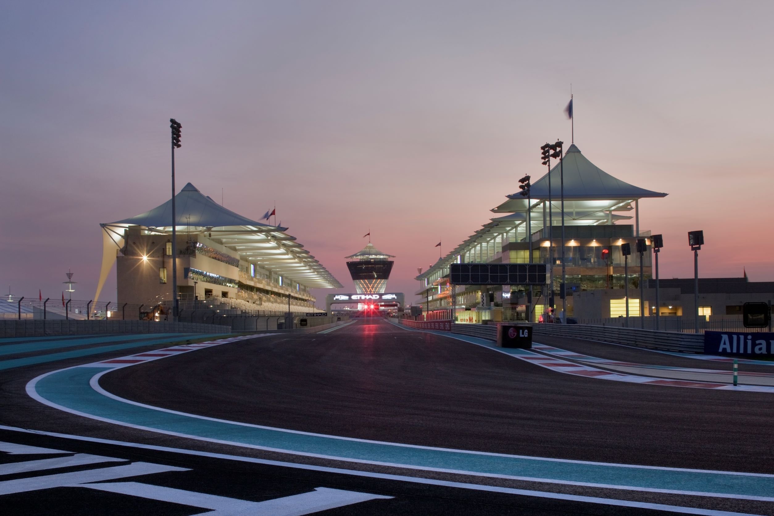 Yas Marina Circuit: Behind-the-Scenes F1 Guided Tour