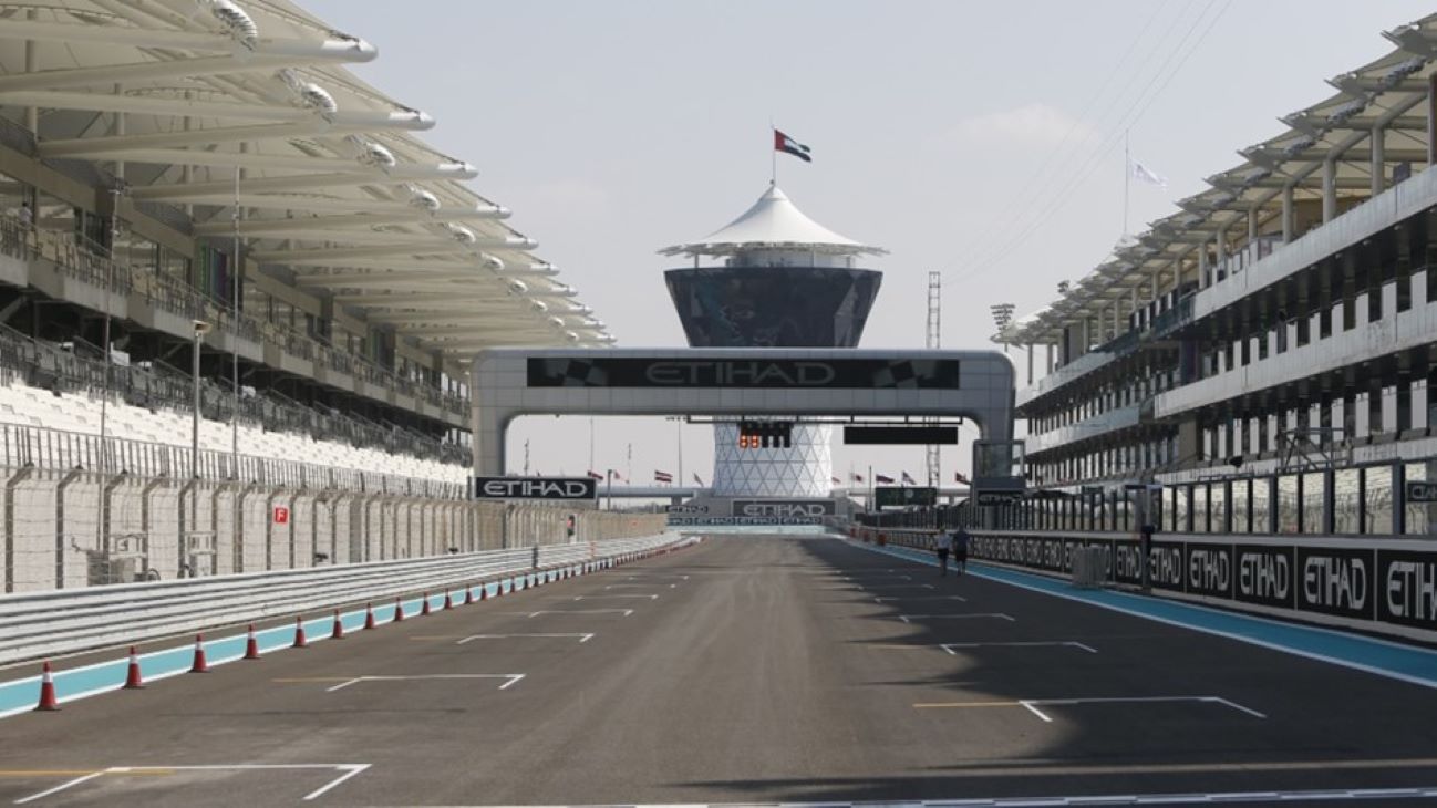 Yas Marina Circuit: Behind-the-Scenes F1 Guided Tour
