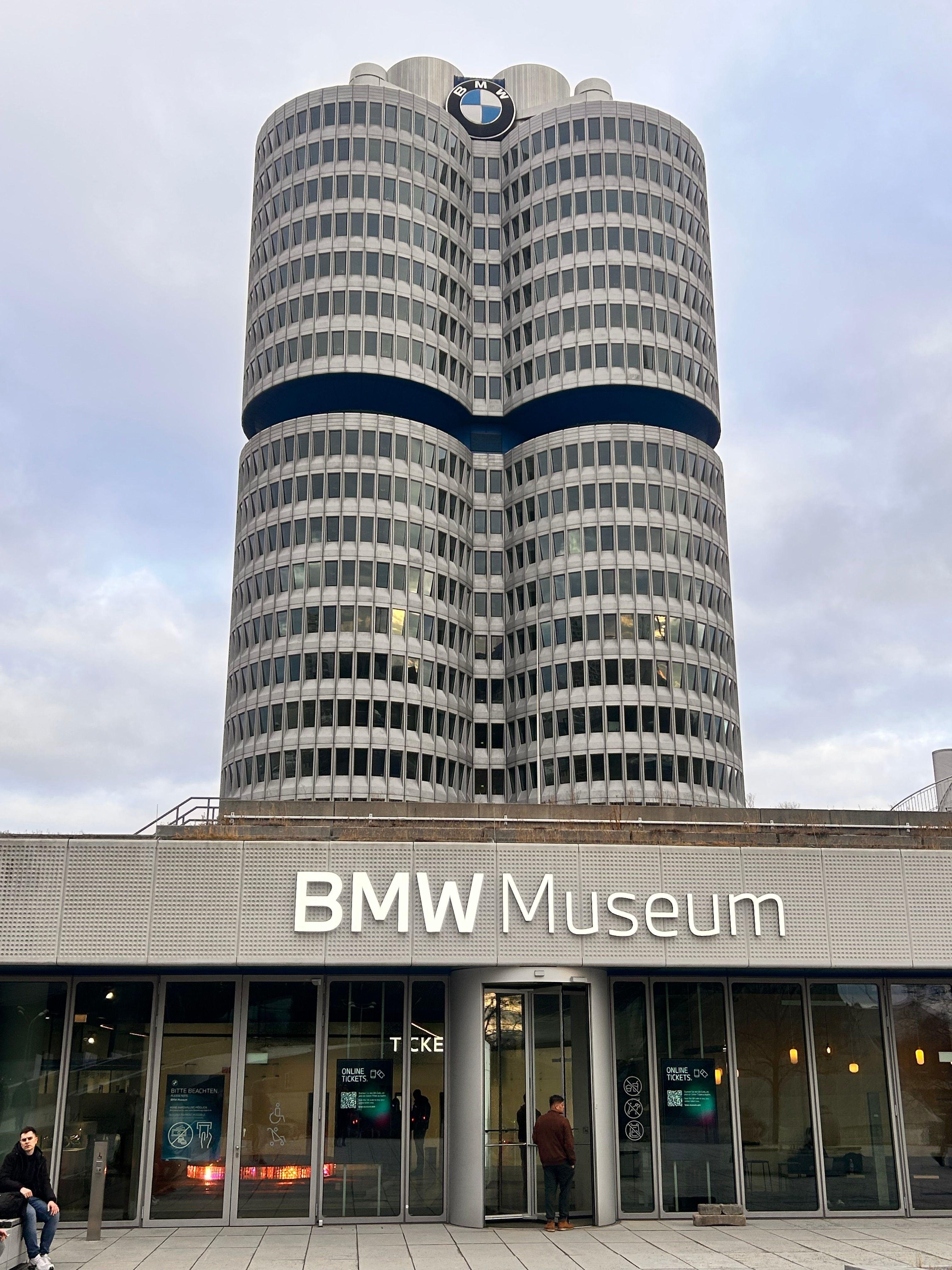 Munich Private Driving Tour: 15 City Highlights