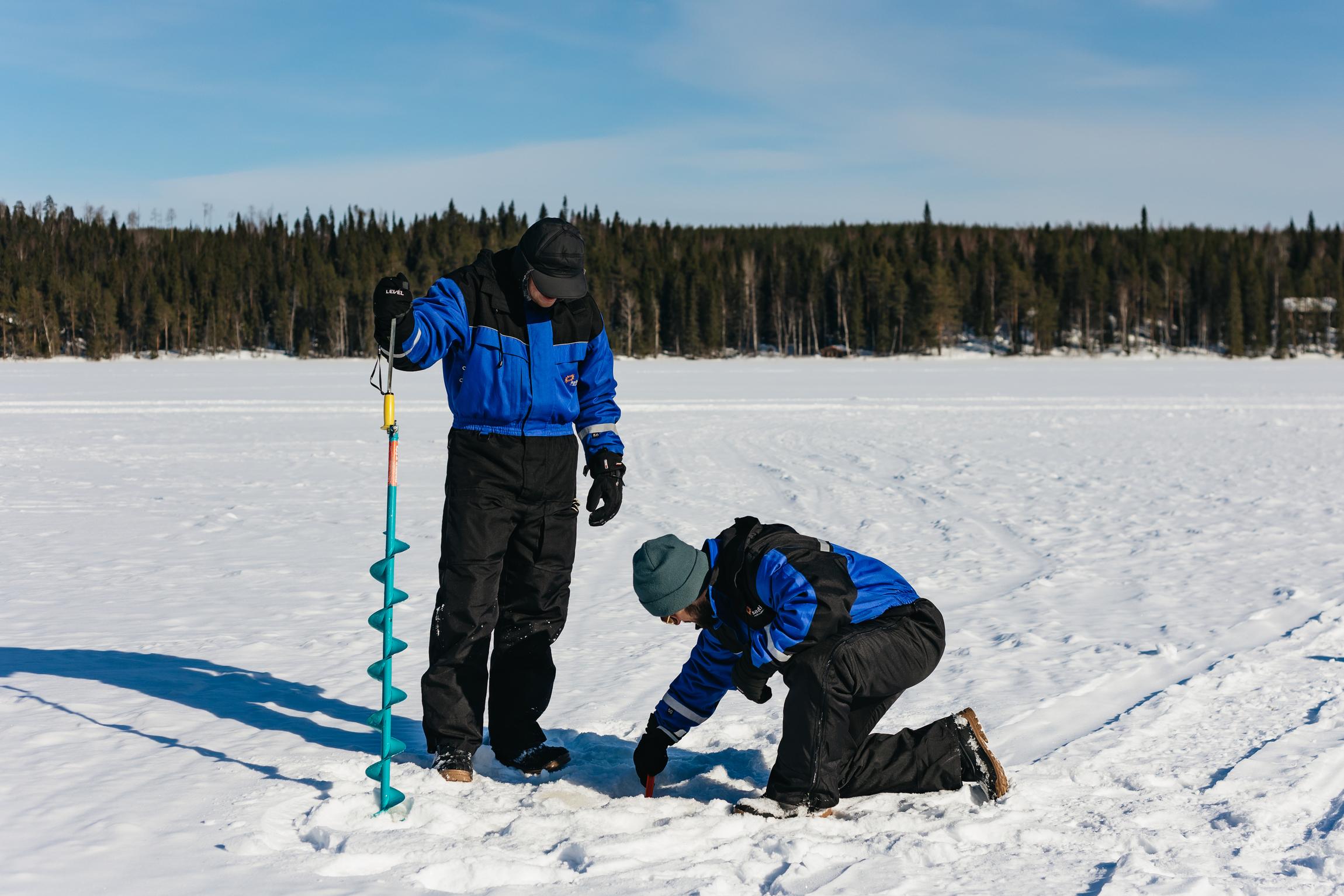 Rovaniemi Snowmobile & Ice Fishing Adventure with Campfire Lunch