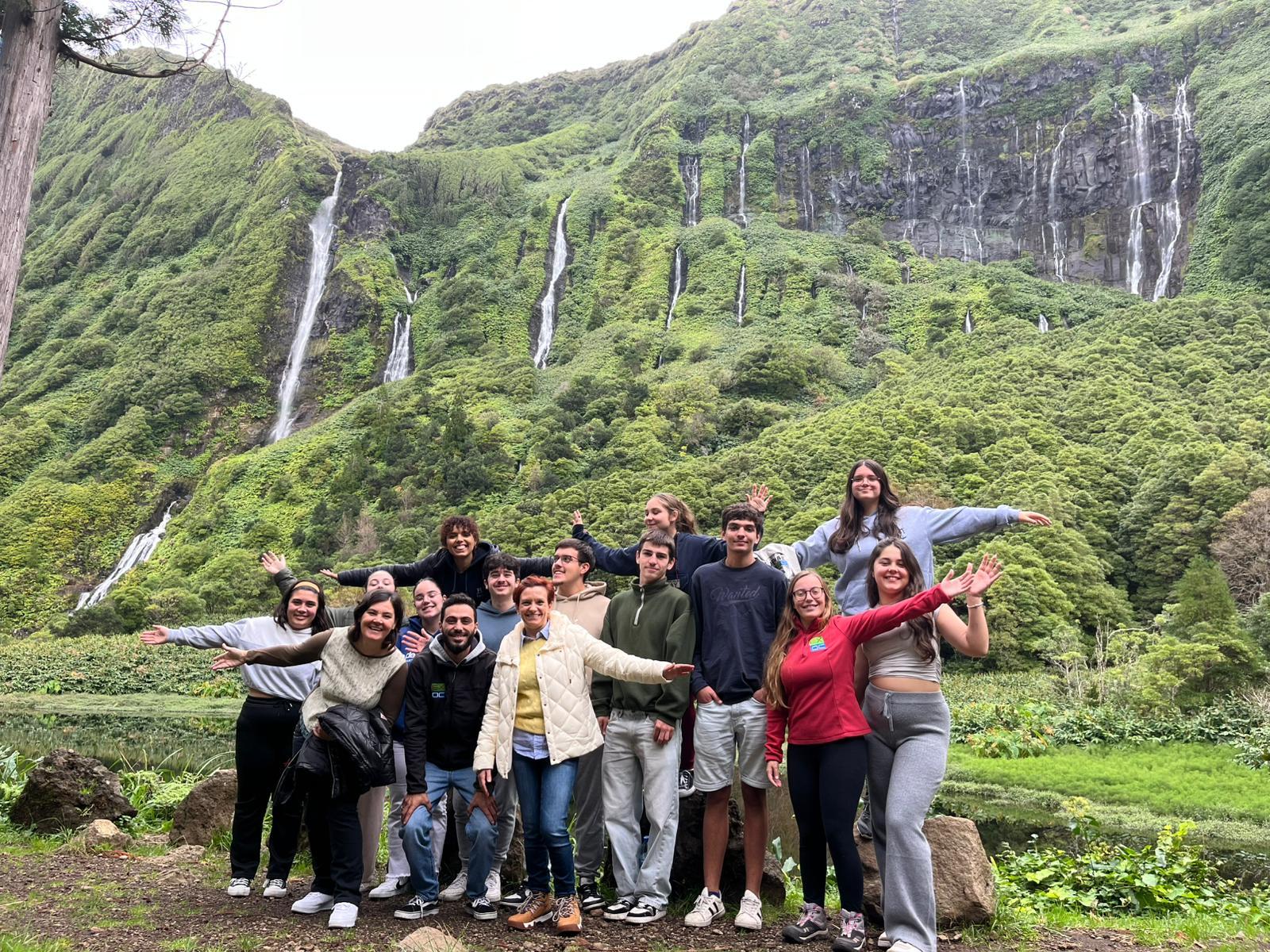 Flores Island: Complete Day Tour with Lunch