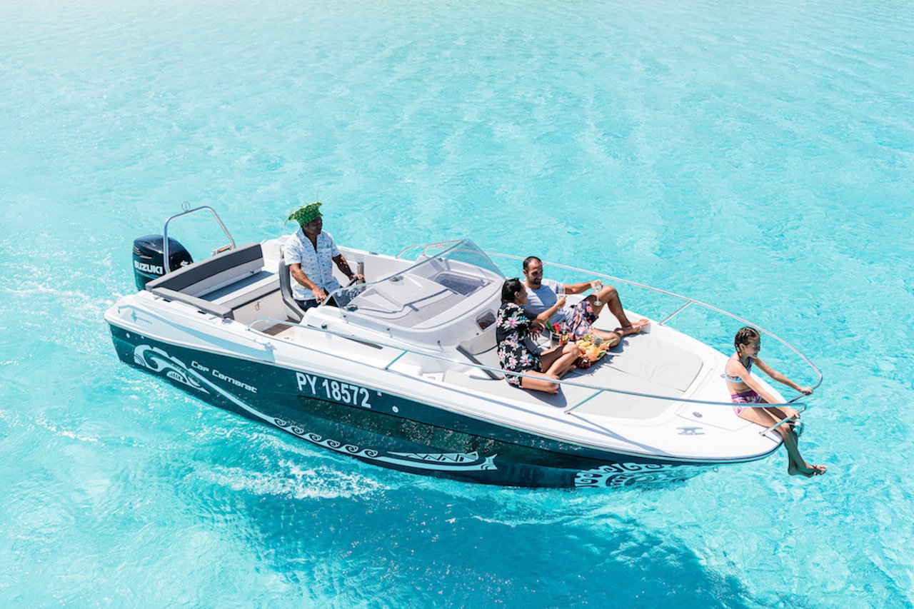 Private Bora Bora Lagoon Catamaran with Snorkeling