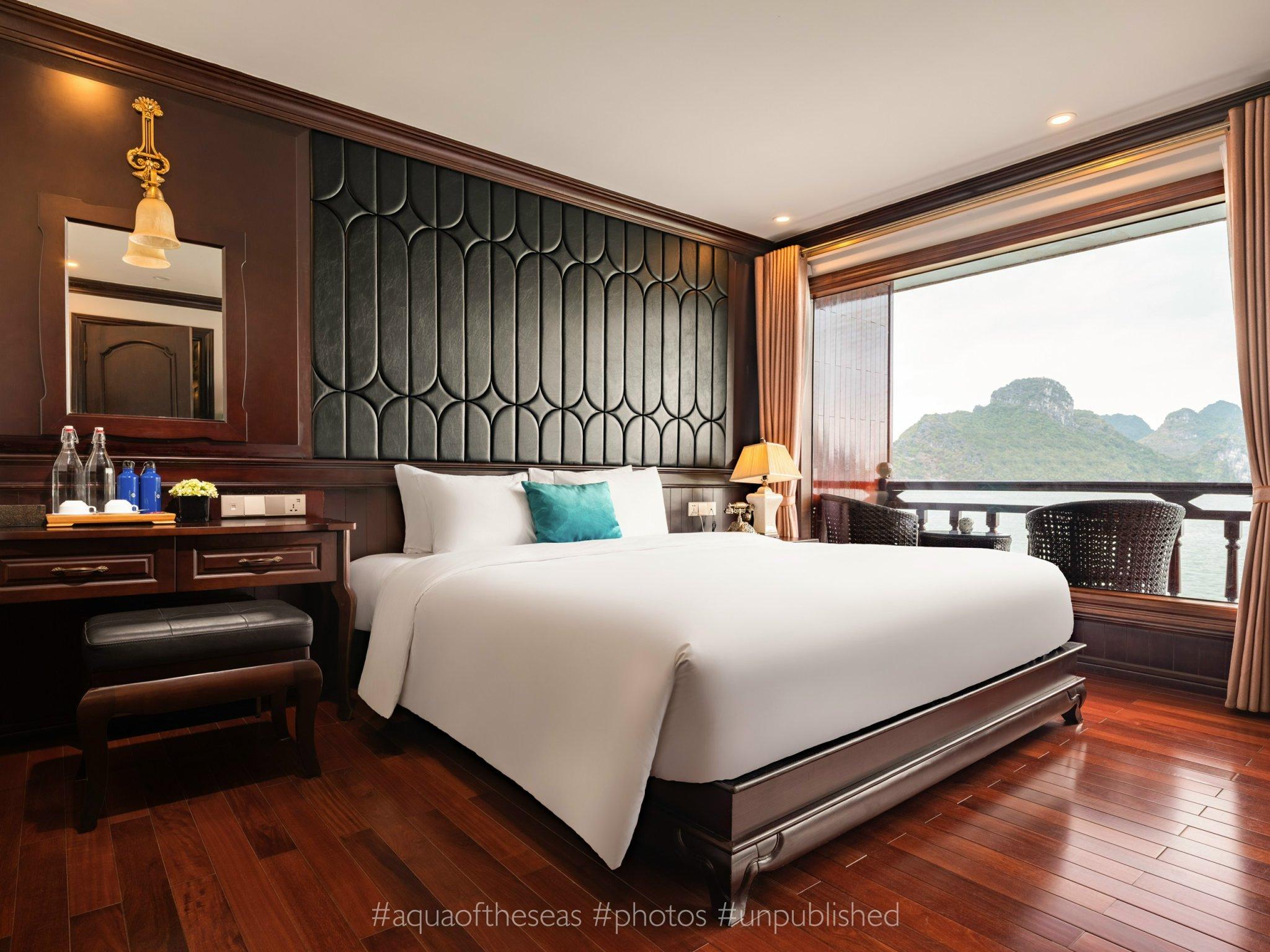 Hanoi: 2-Day Lan Ha & Halong Bay 5-Star Cruise with Private Balcony