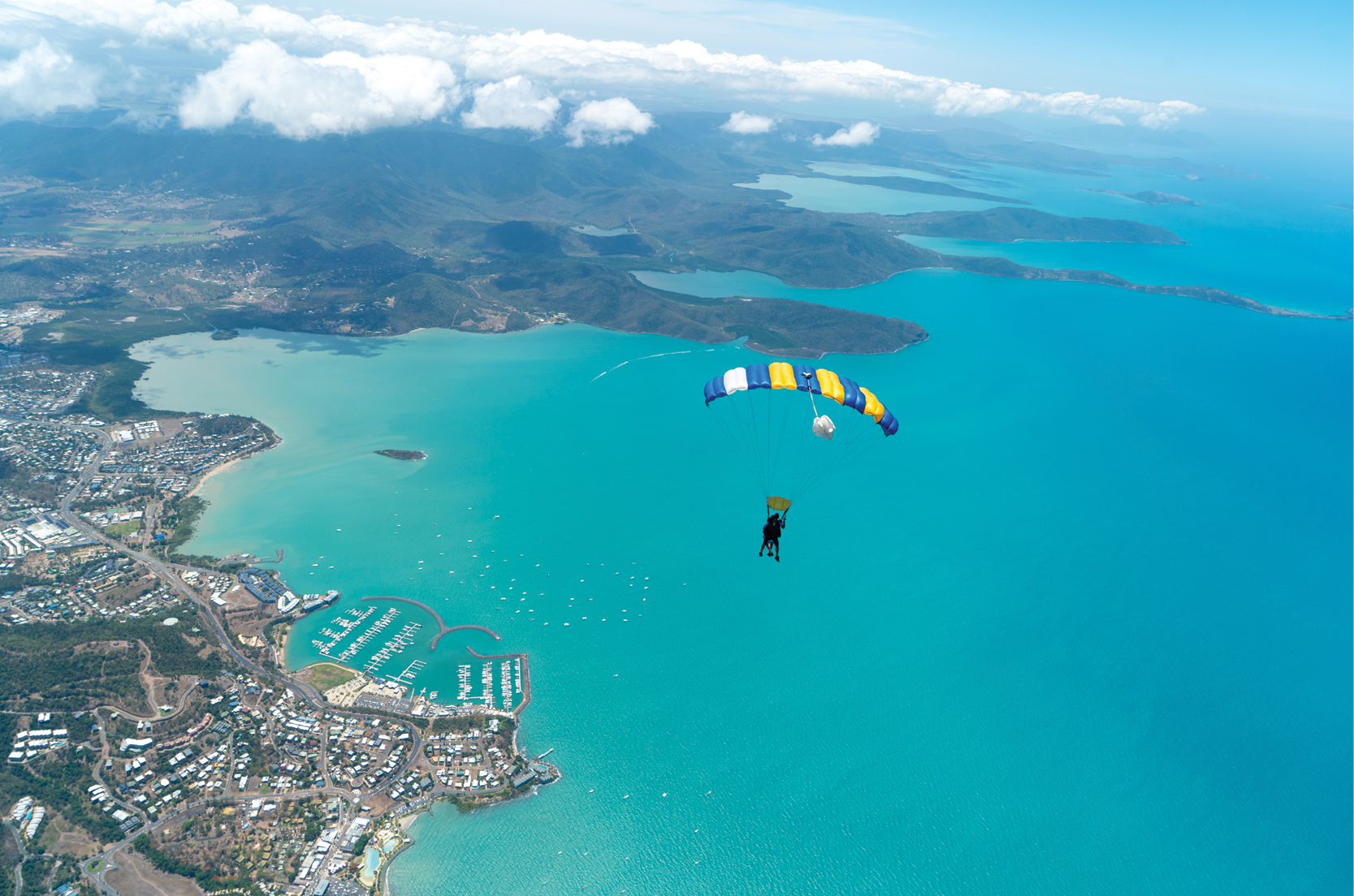 Tandem Skydive over the Whitsundays – Airlie Beach