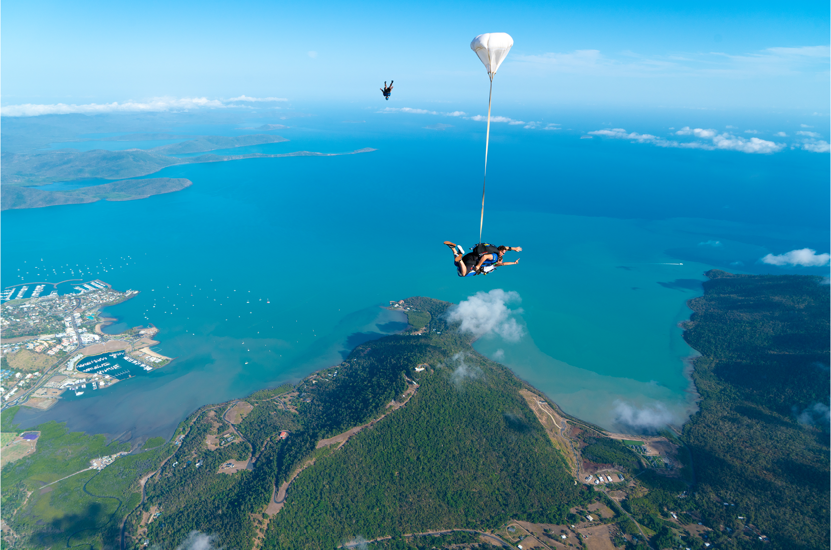 Tandem Skydive over the Whitsundays – Airlie Beach