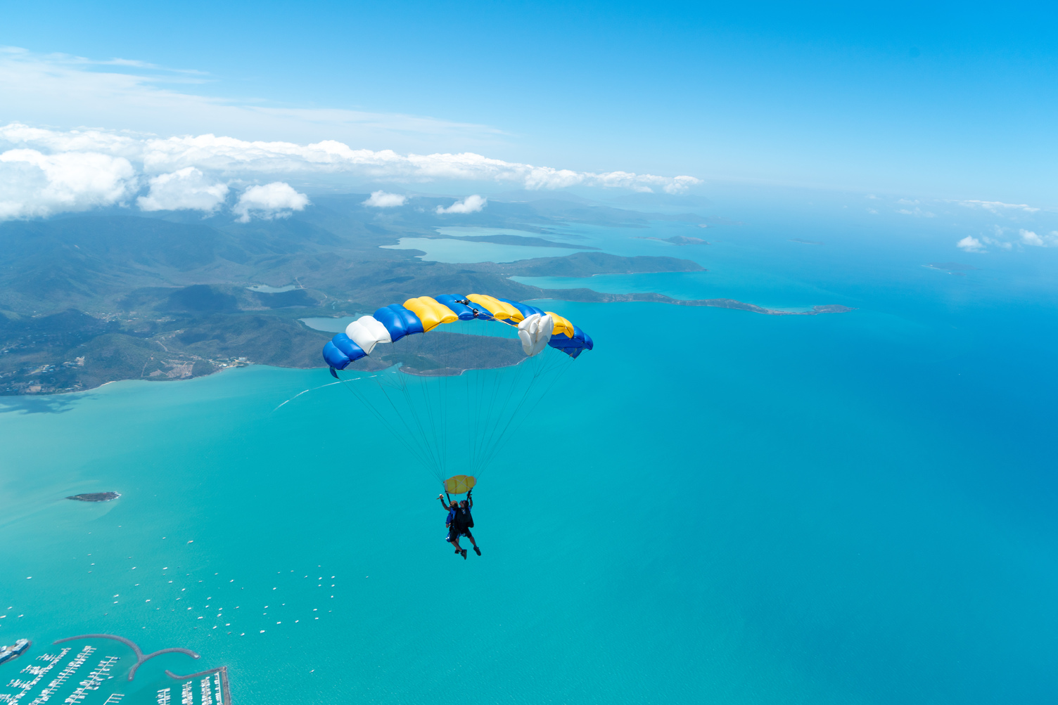 Tandem Skydive over the Whitsundays – Airlie Beach