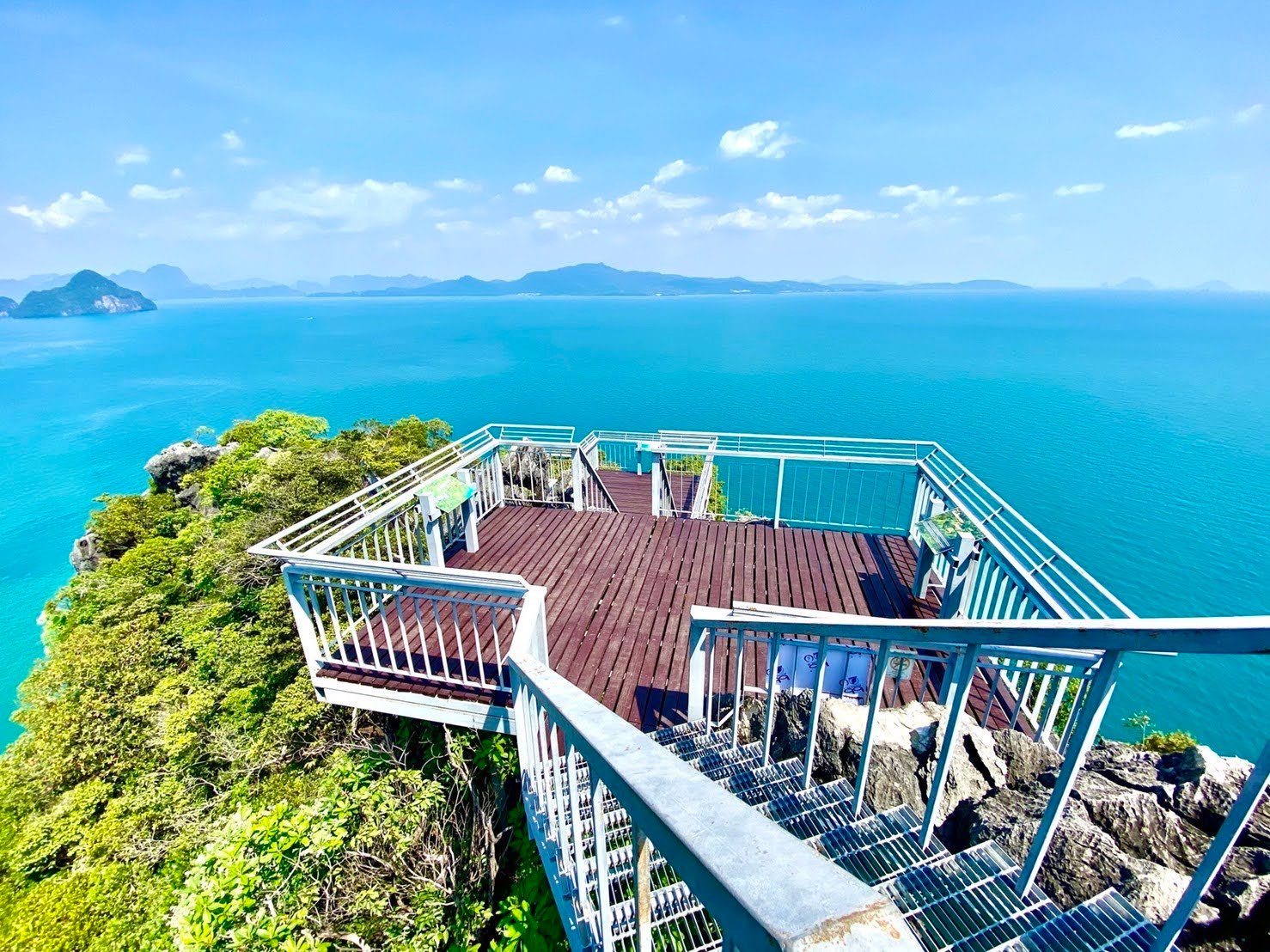 Krabi Hong Island Longtail Boat, Kayak & Snorkel Day Trip with Buffet Lunch