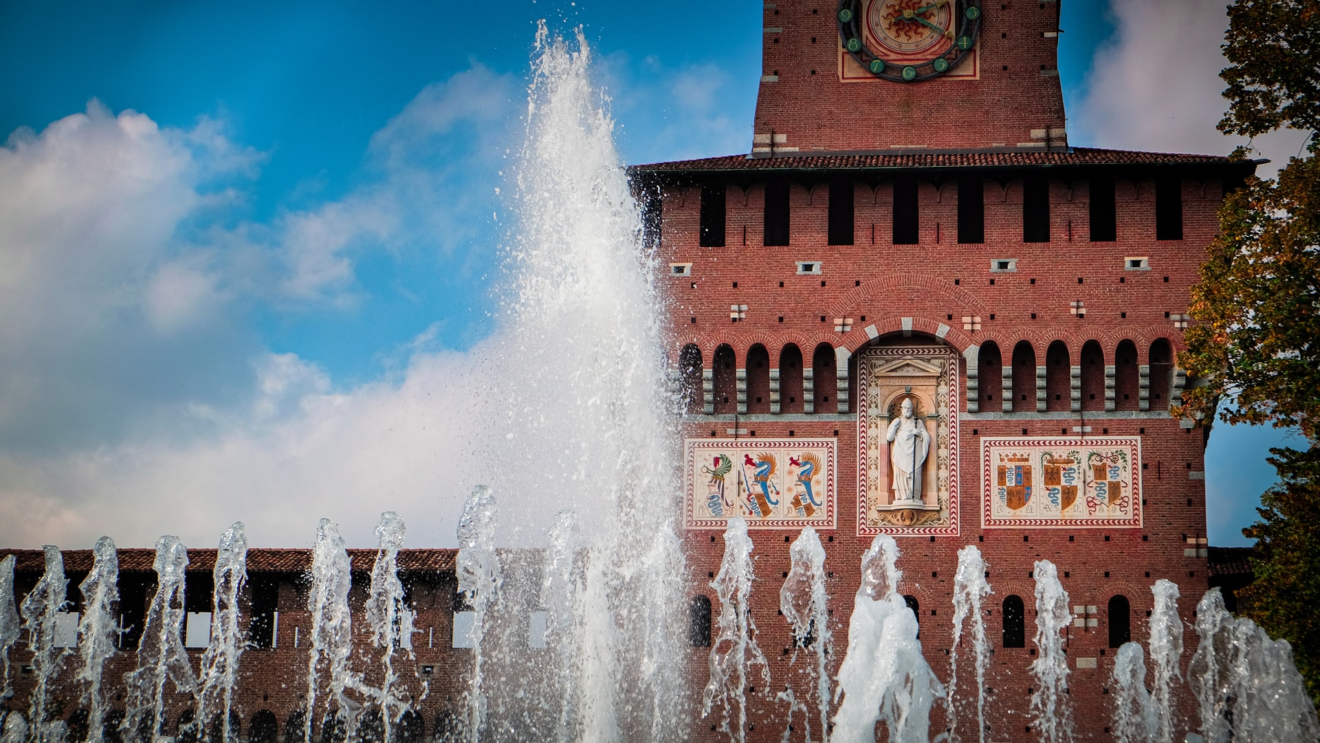 Milan: Sforza Castle, Civic Museums & Parco Sempione Private Tour