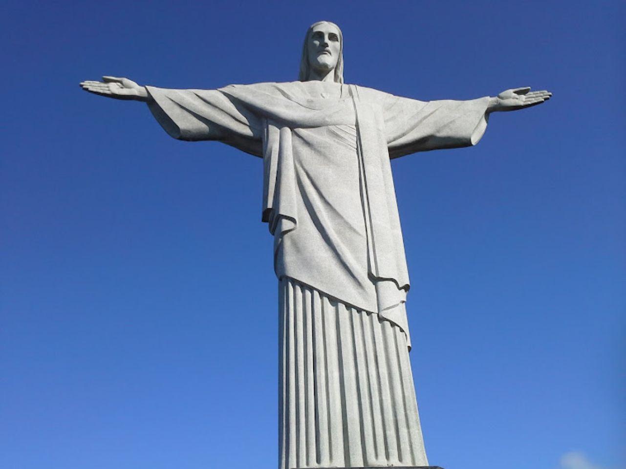Private Rio Highlights: Christ the Redeemer, Maracanã & Sugarloaf