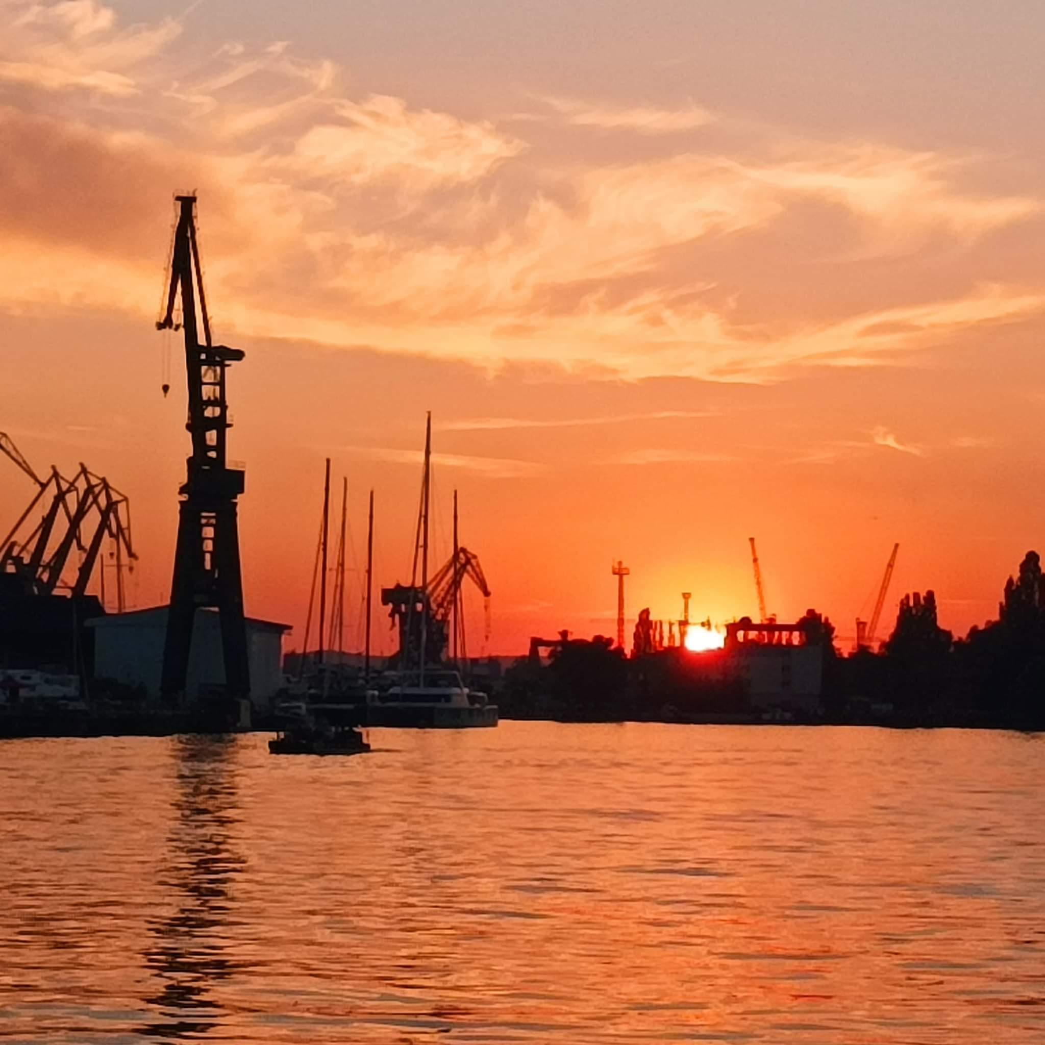 Evening Harbor Cruise with Live Music