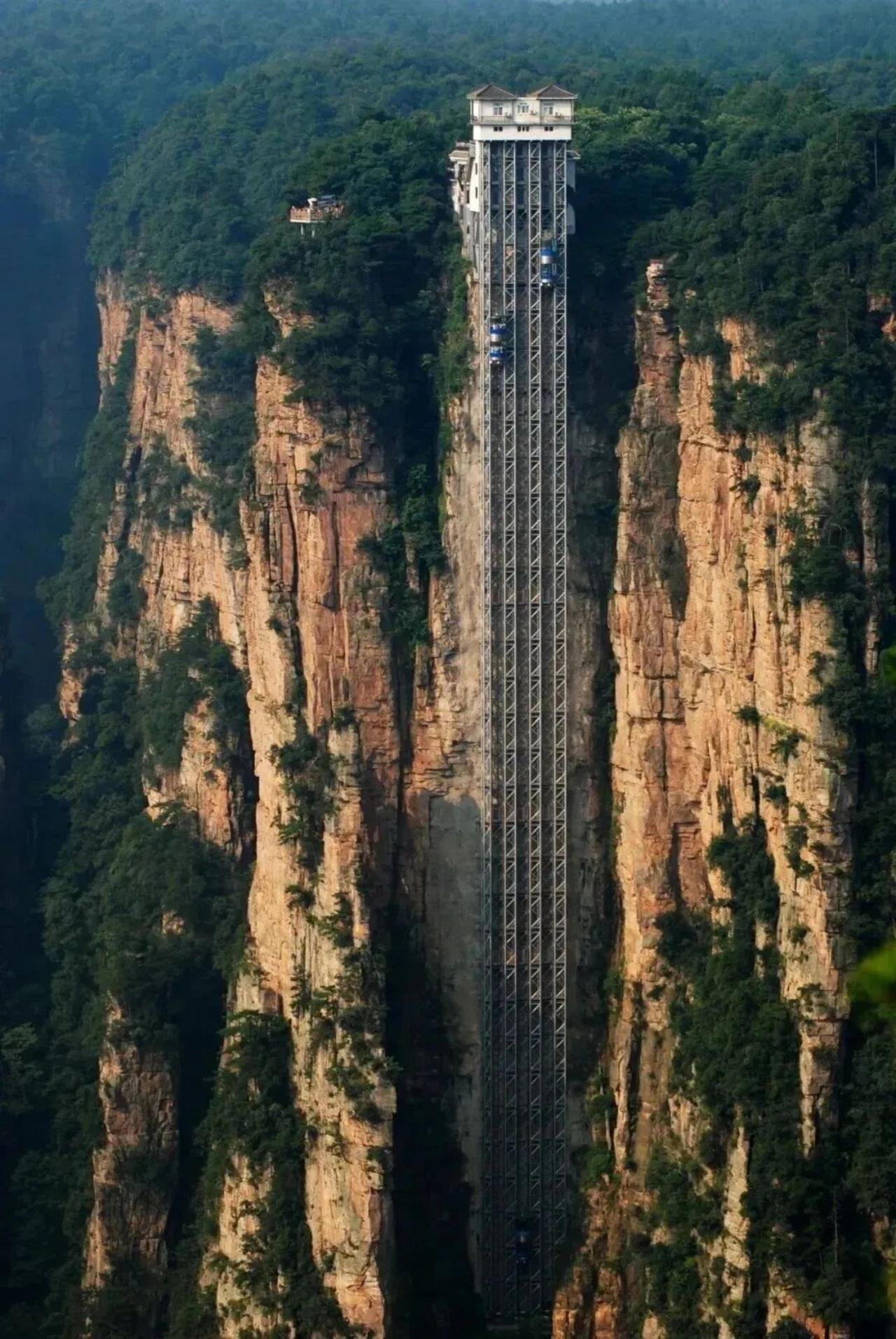 Zhangjiajie Full-Day Trip: Avatar Mountains, Glass Bridge & Furong Town
