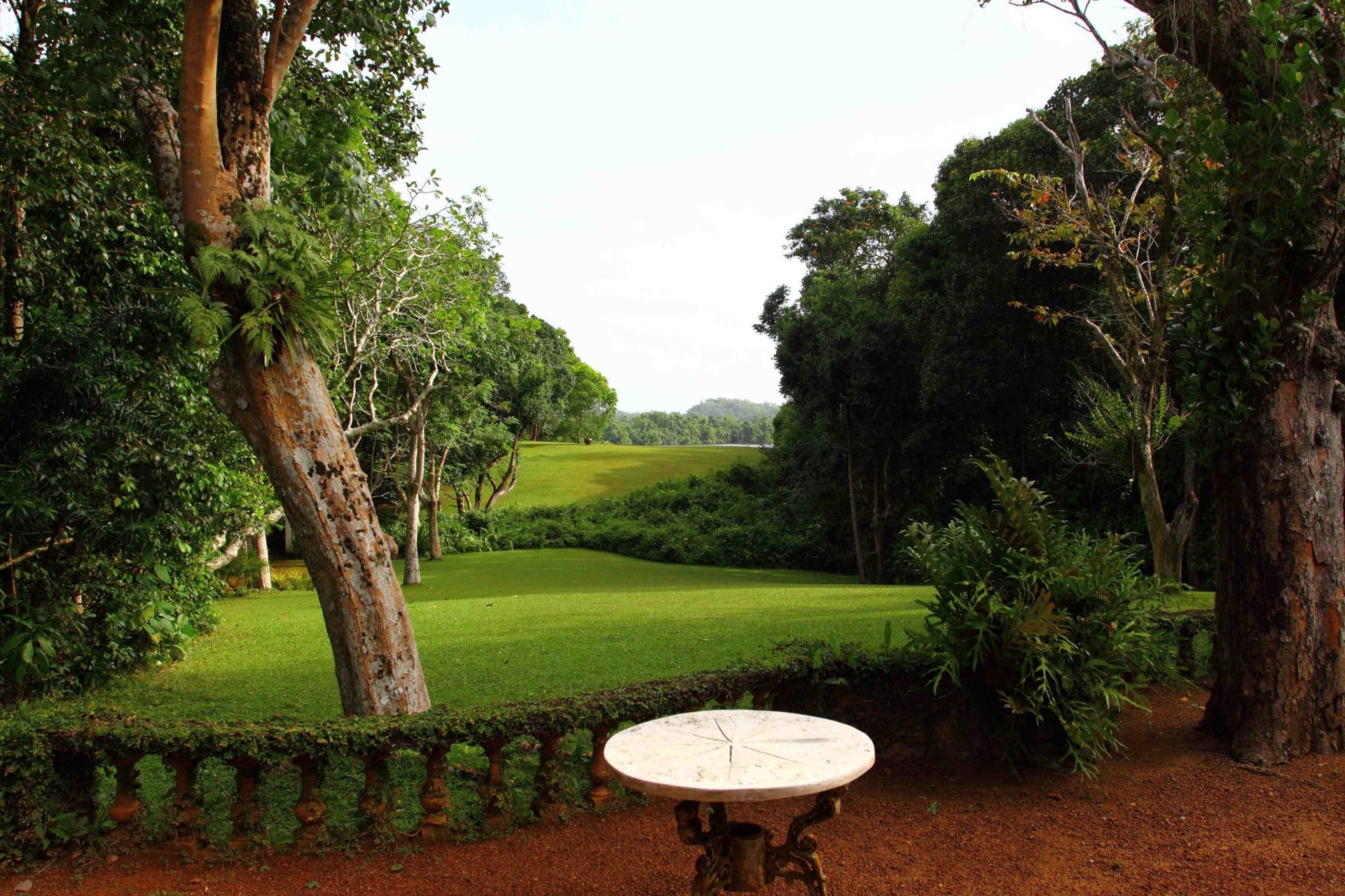 Geoffrey Bawa Gardens & Architecture Tour: Lunuganga & Brief Garden