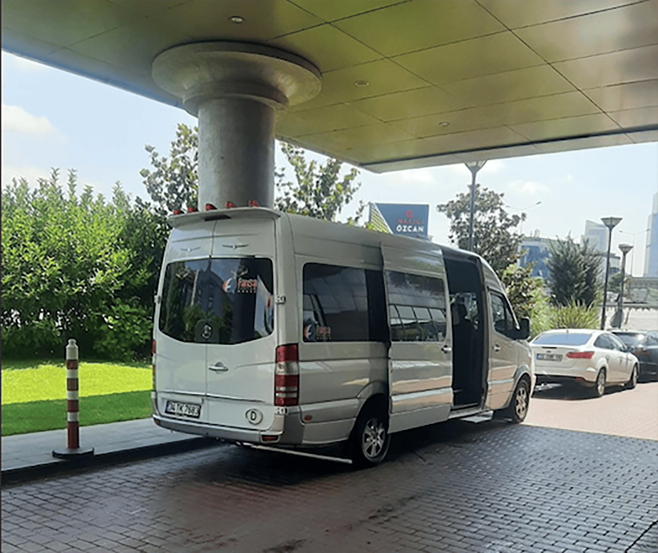 Istanbul Airport (IST) Private Door-to-Door Transfer