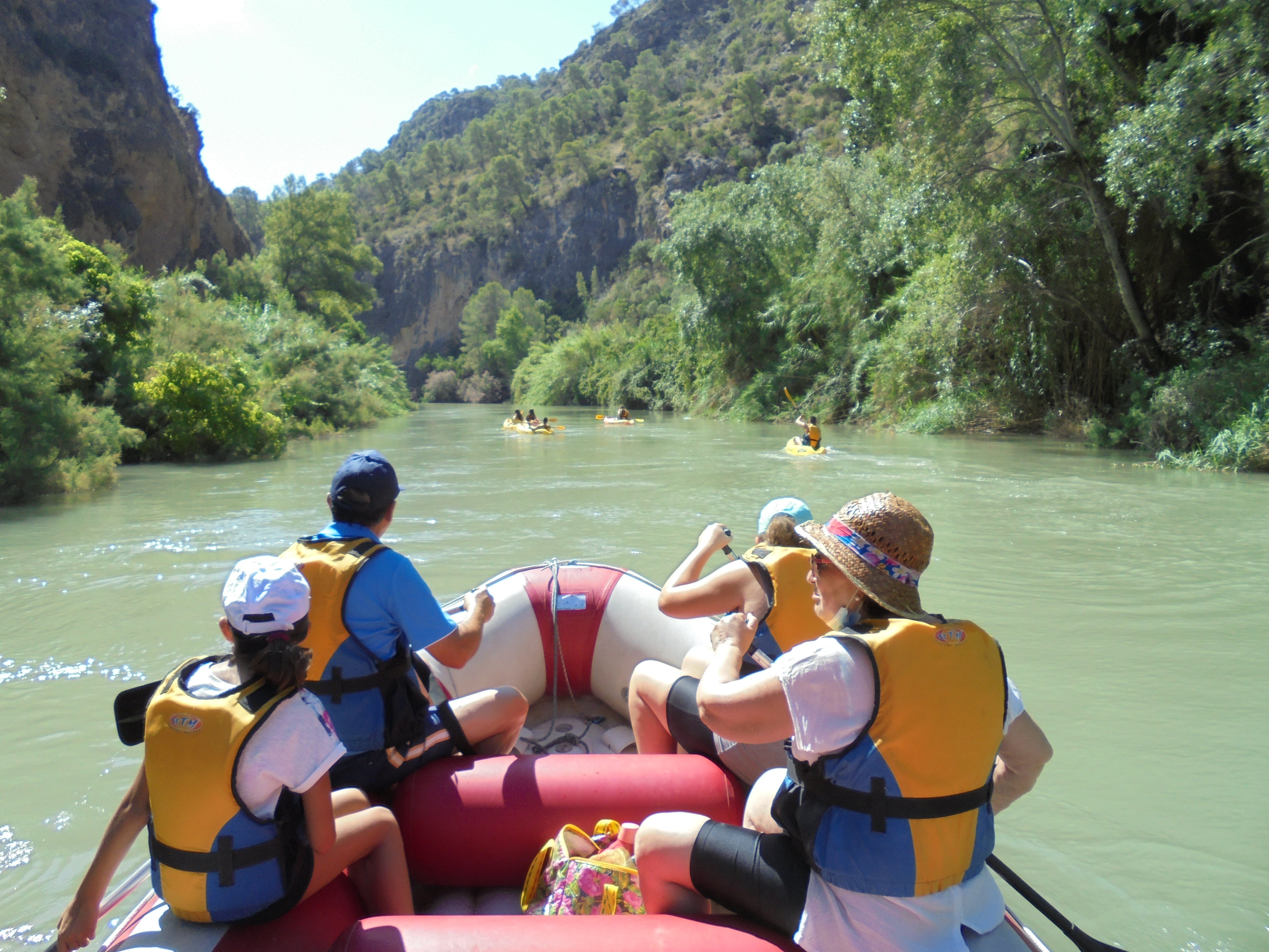 Almadenes Canyon Rafting & Neolithic Cave Art