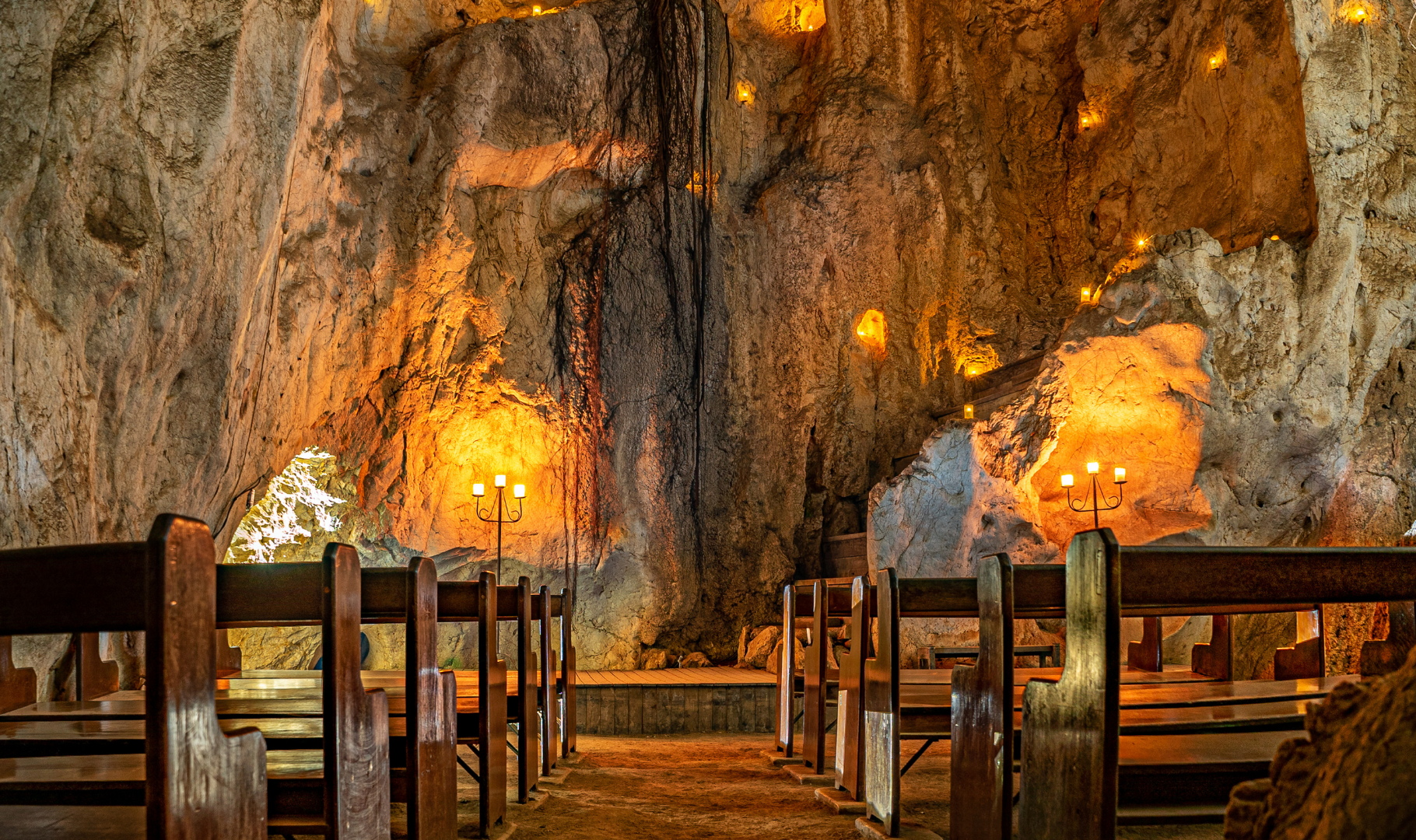 Cathedral Cave Tour at Capricorn Caves