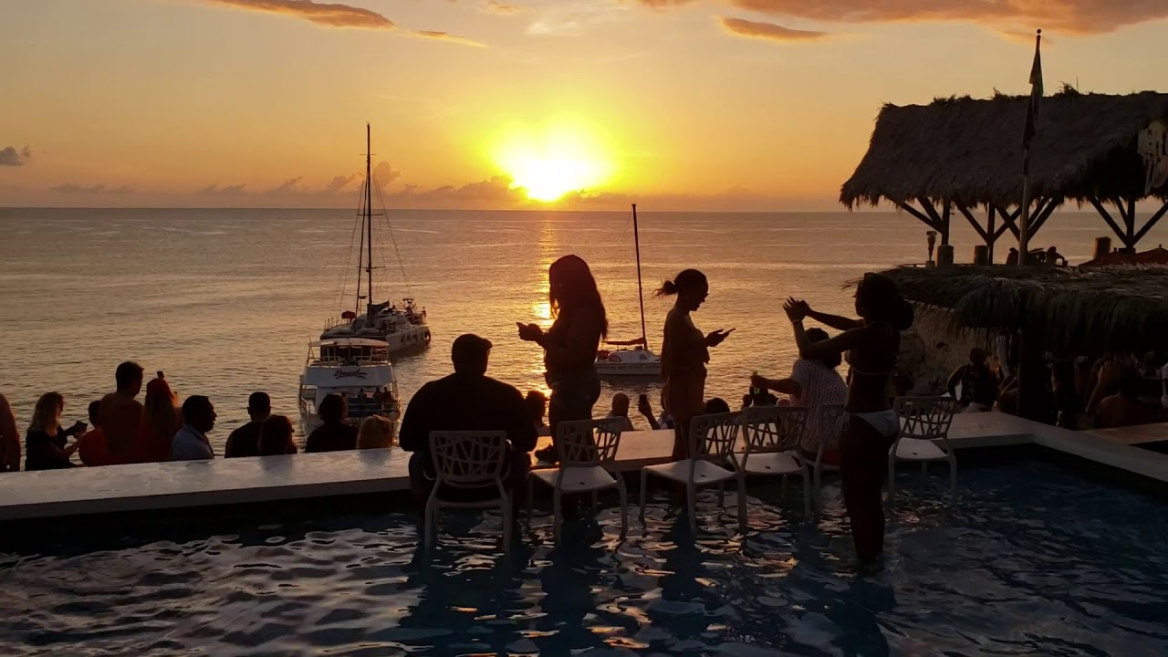 Negril Beach & Rick's Cafe Sunset Escape from Montego Bay