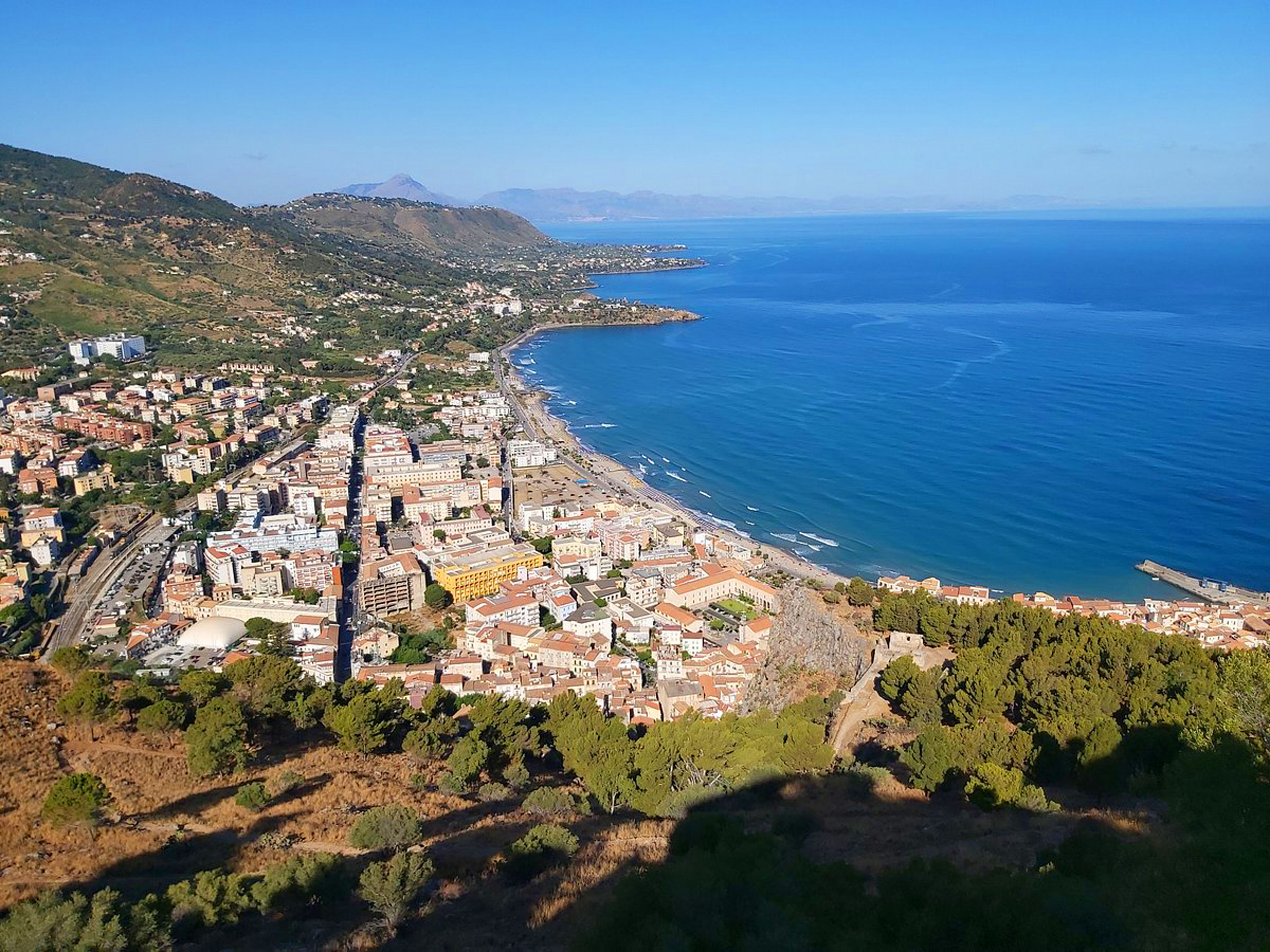 Cefalú: La Rocca Archaeological Park Hiking private Tour