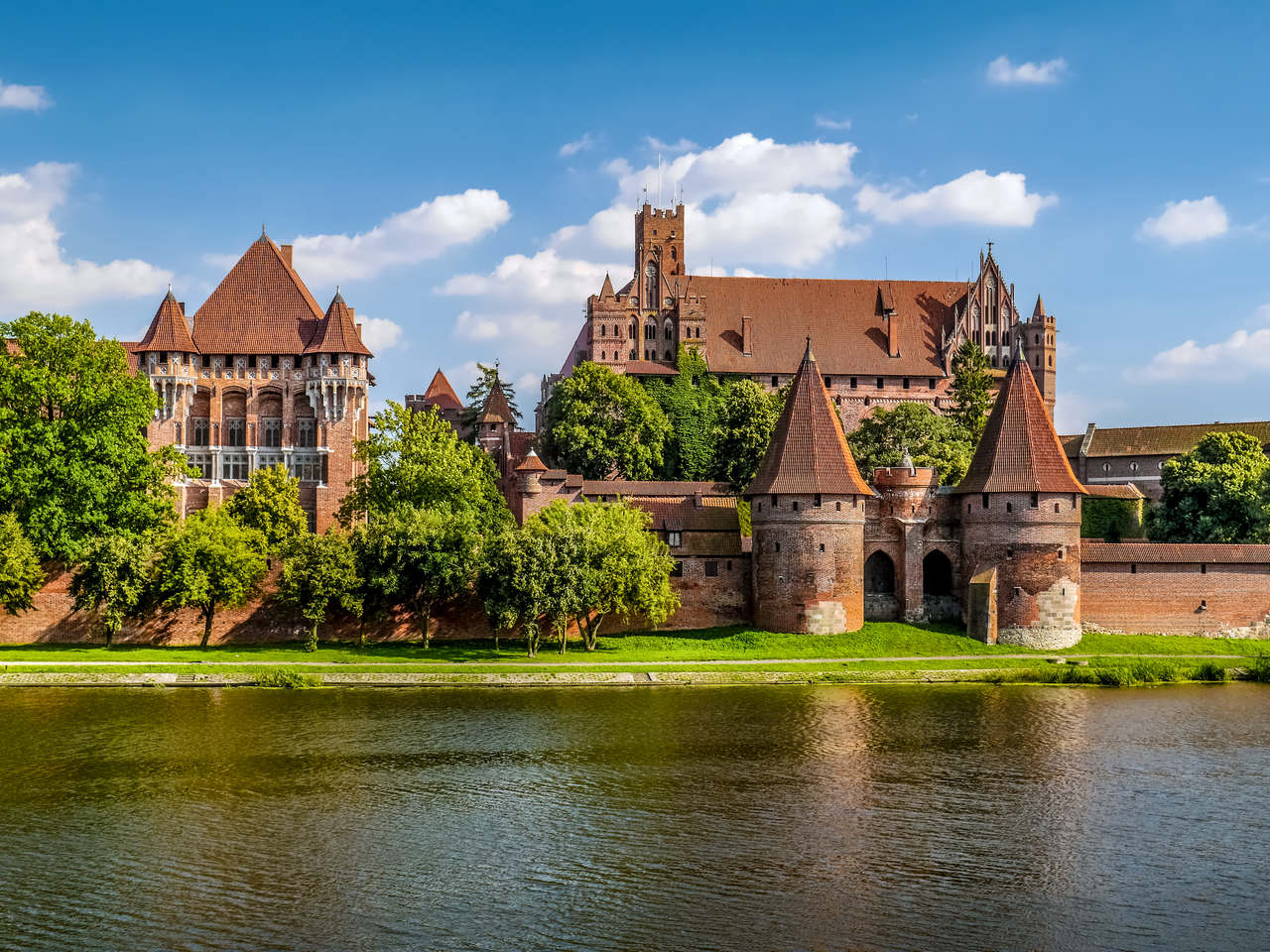 Malbork Castle Half-Day Tour from Gdansk with Audio Guide