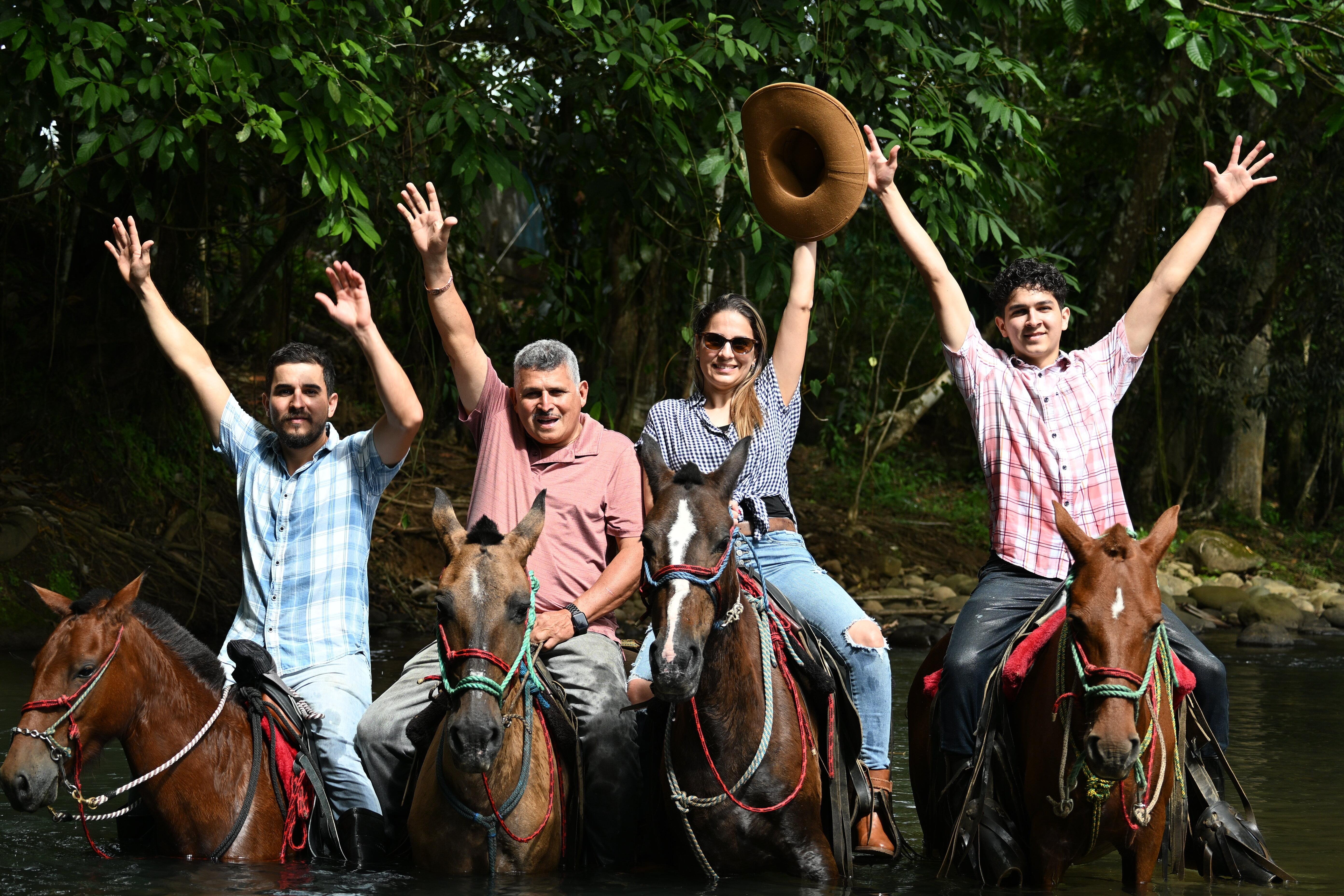 La Fortuna Horseback Riding & River Crossing