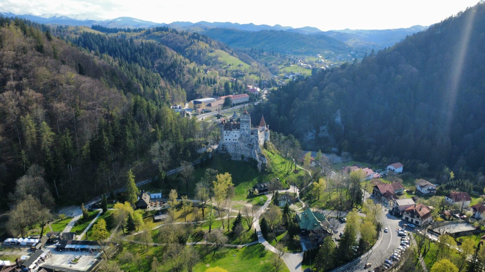 Transylvanian Highlights: Peles, Bran & Brasov Day Trip