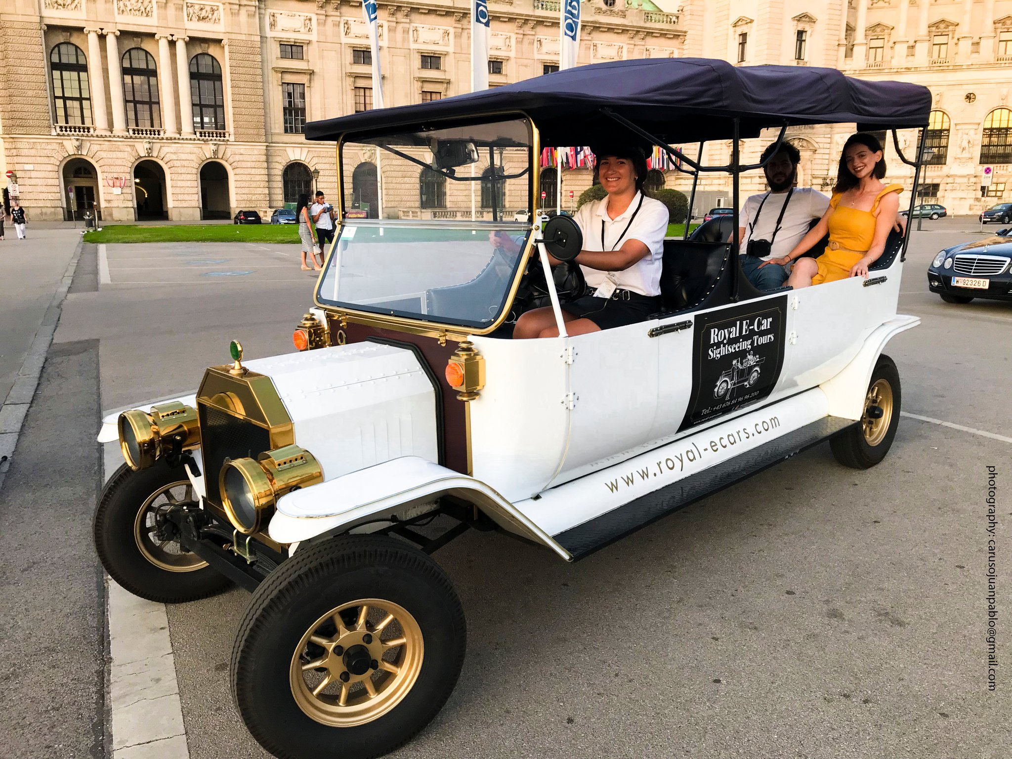 Private Electric Vintage Car Tour of Vienna