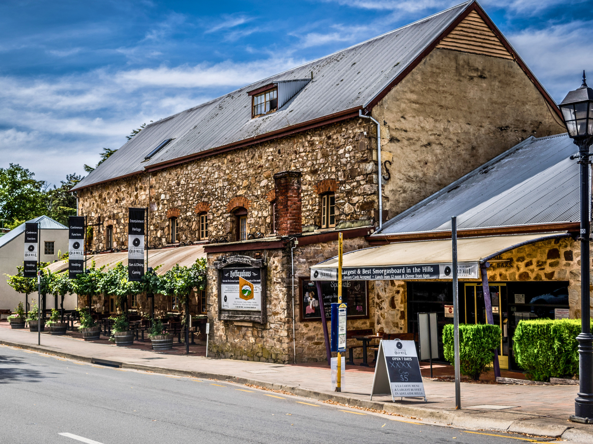 Hahndorf & Adelaide Hills Full-Day Tour