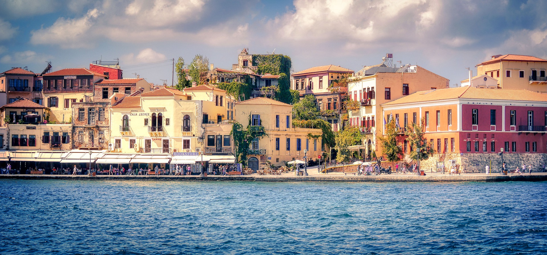 Crete West Coast Day Trip: Rethymno, Chania & Kournas Lake
