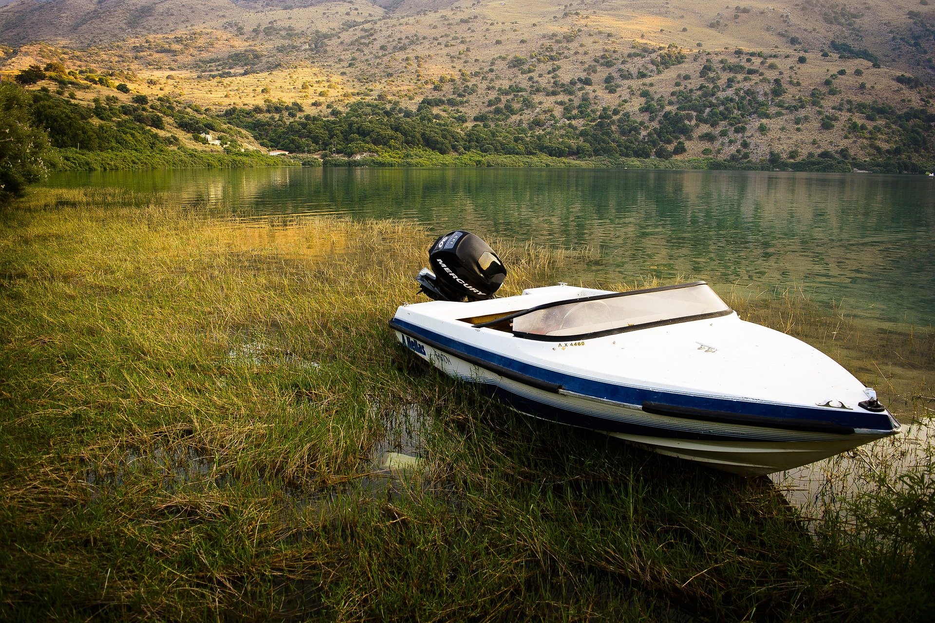 Crete West Coast Day Trip: Rethymno, Chania & Kournas Lake