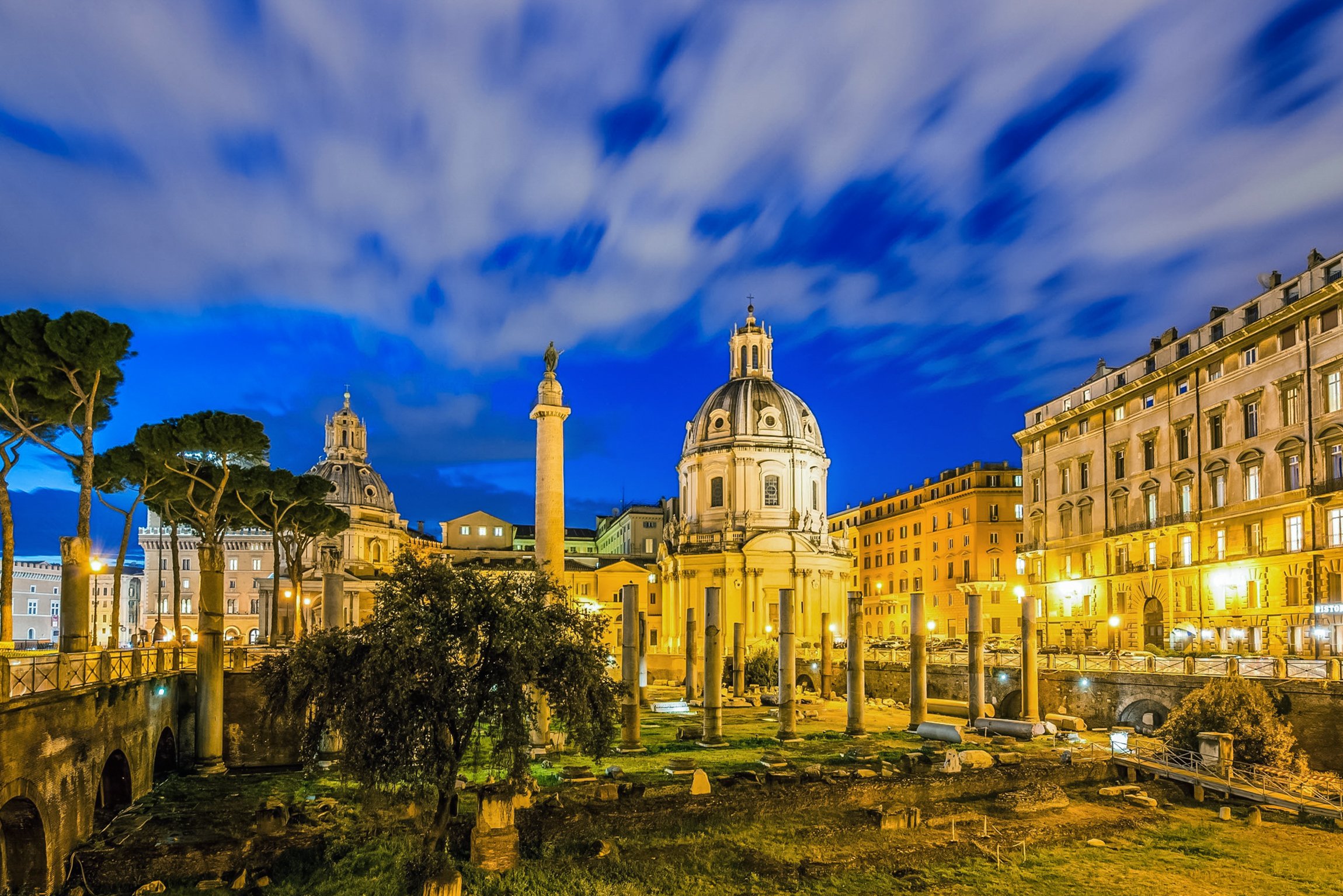 Evening Colosseum & Ancient Rome Guided Walk