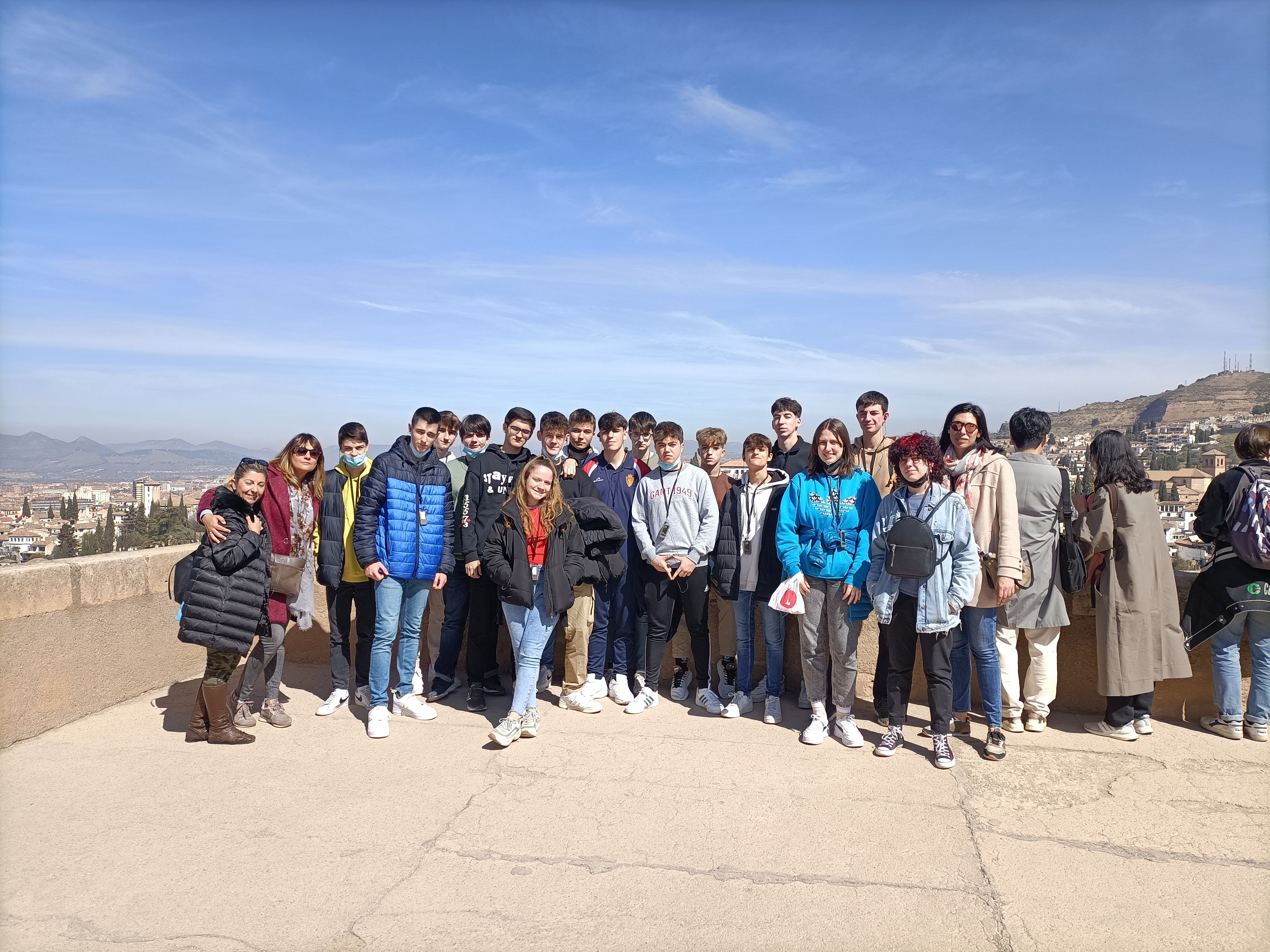 Granada: Alhambra, Nasrid Palaces, & Generalife Guided Tour
