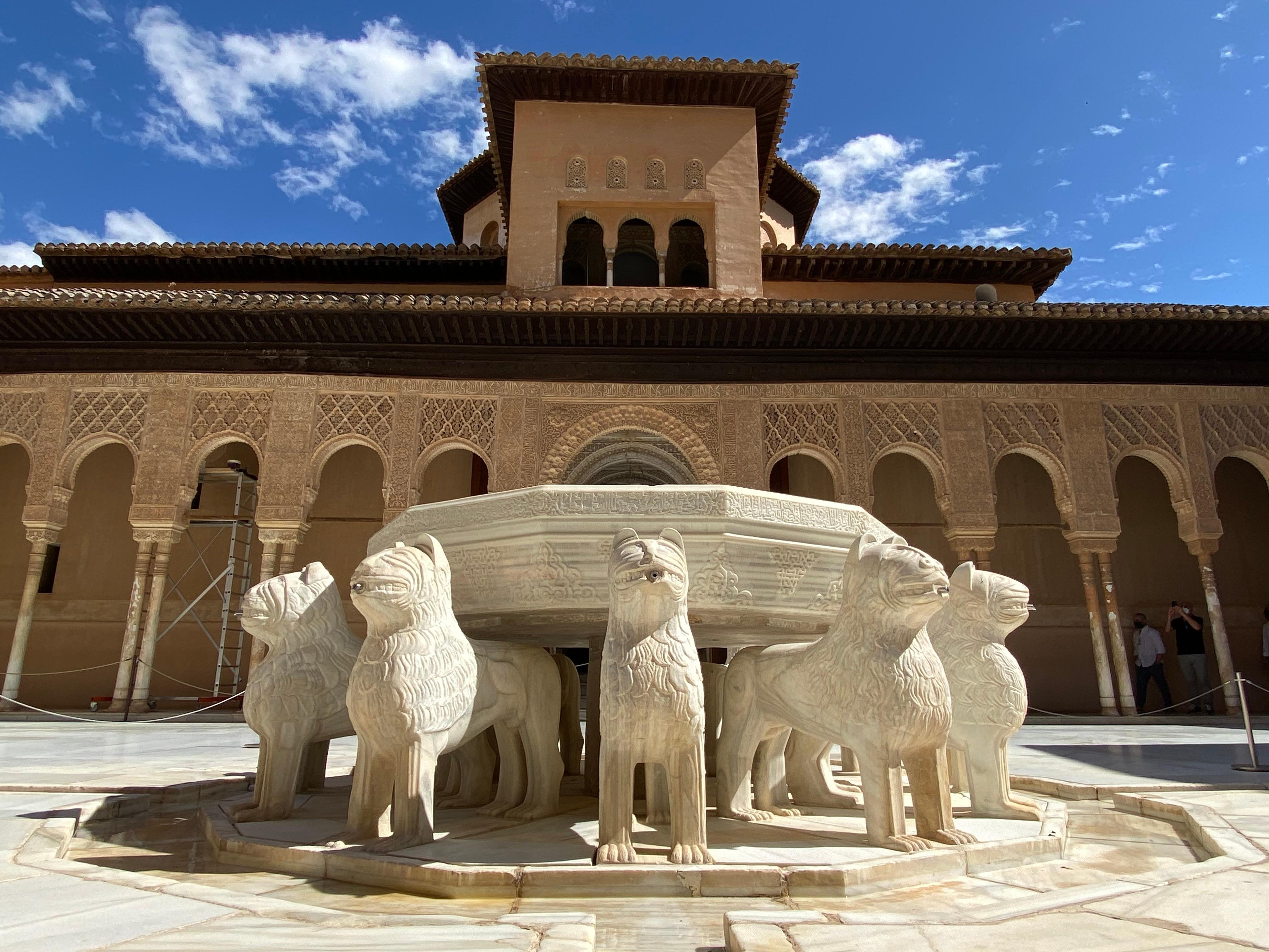 Granada: Alhambra & Generalife Fast-Track Guided Tour — Alhambra Granada