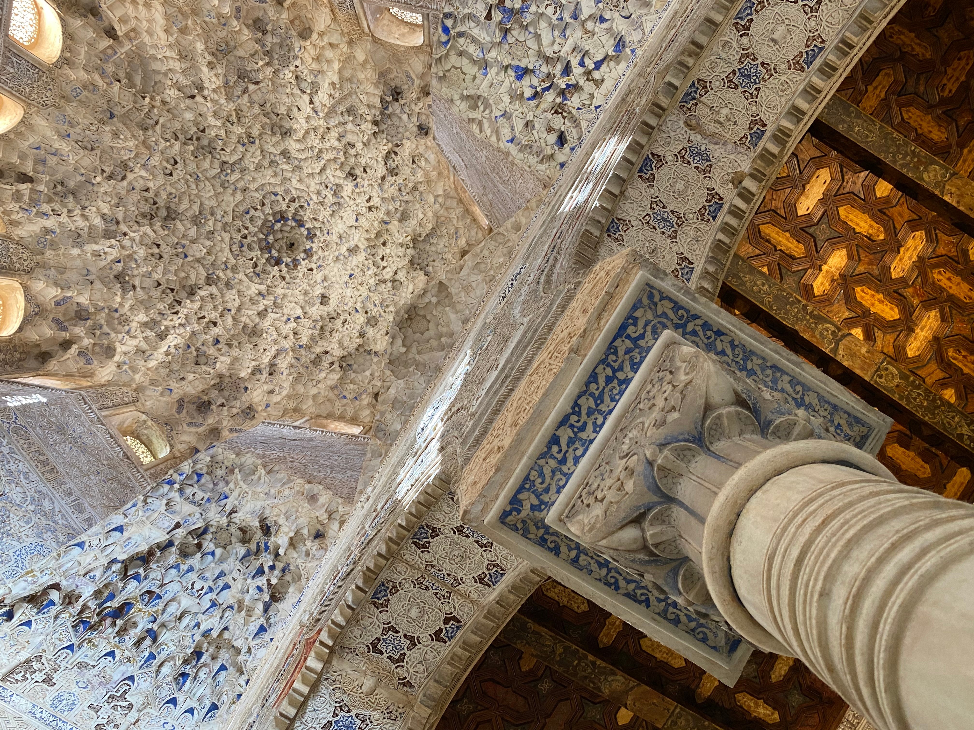 Granada: Alhambra & Generalife Fast-Track Guided Tour