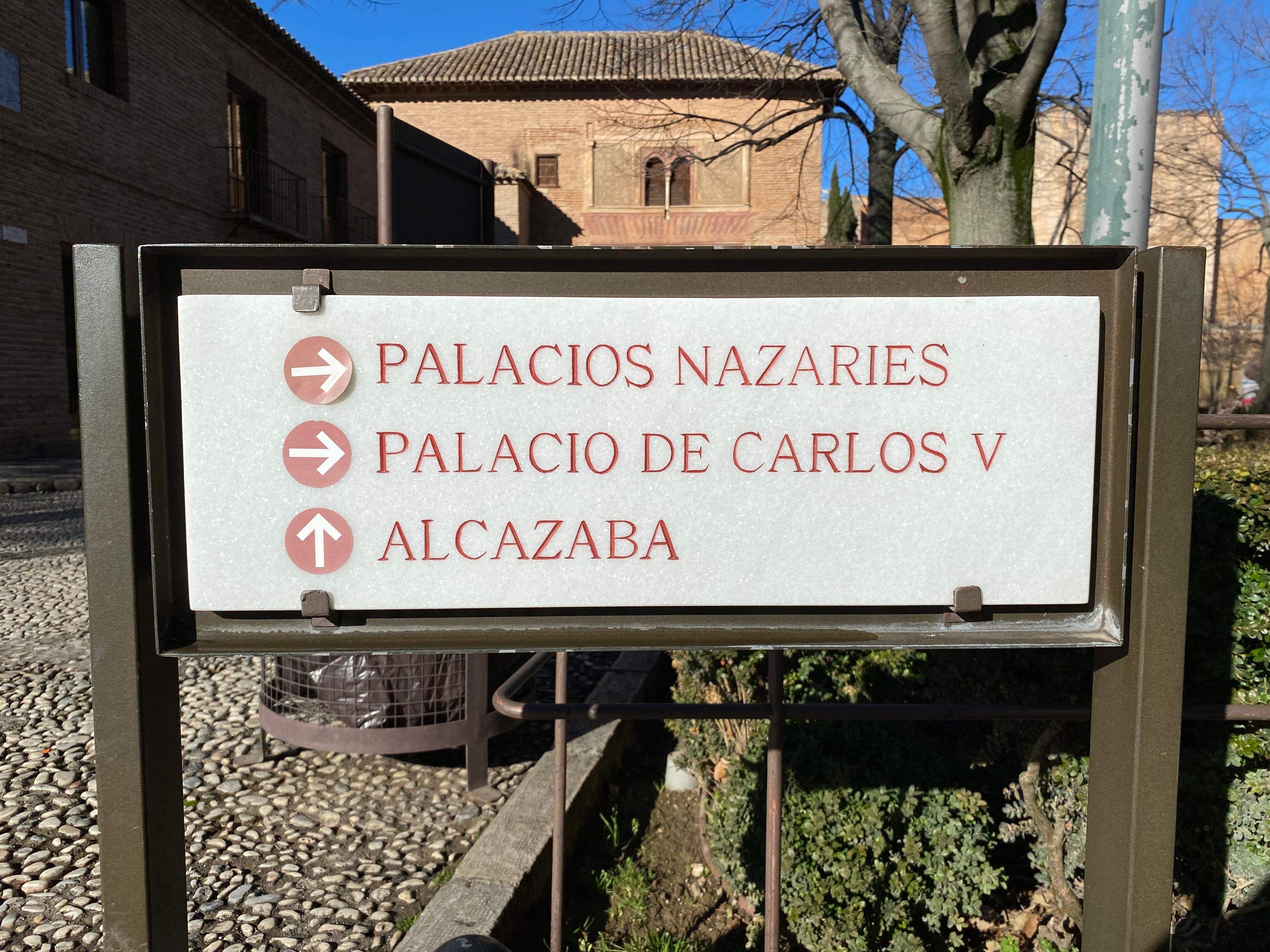 Generalife and Alhambra skip-the-line tour — Nasrid palaces, gardens, Alcazaba ramparts — image 5