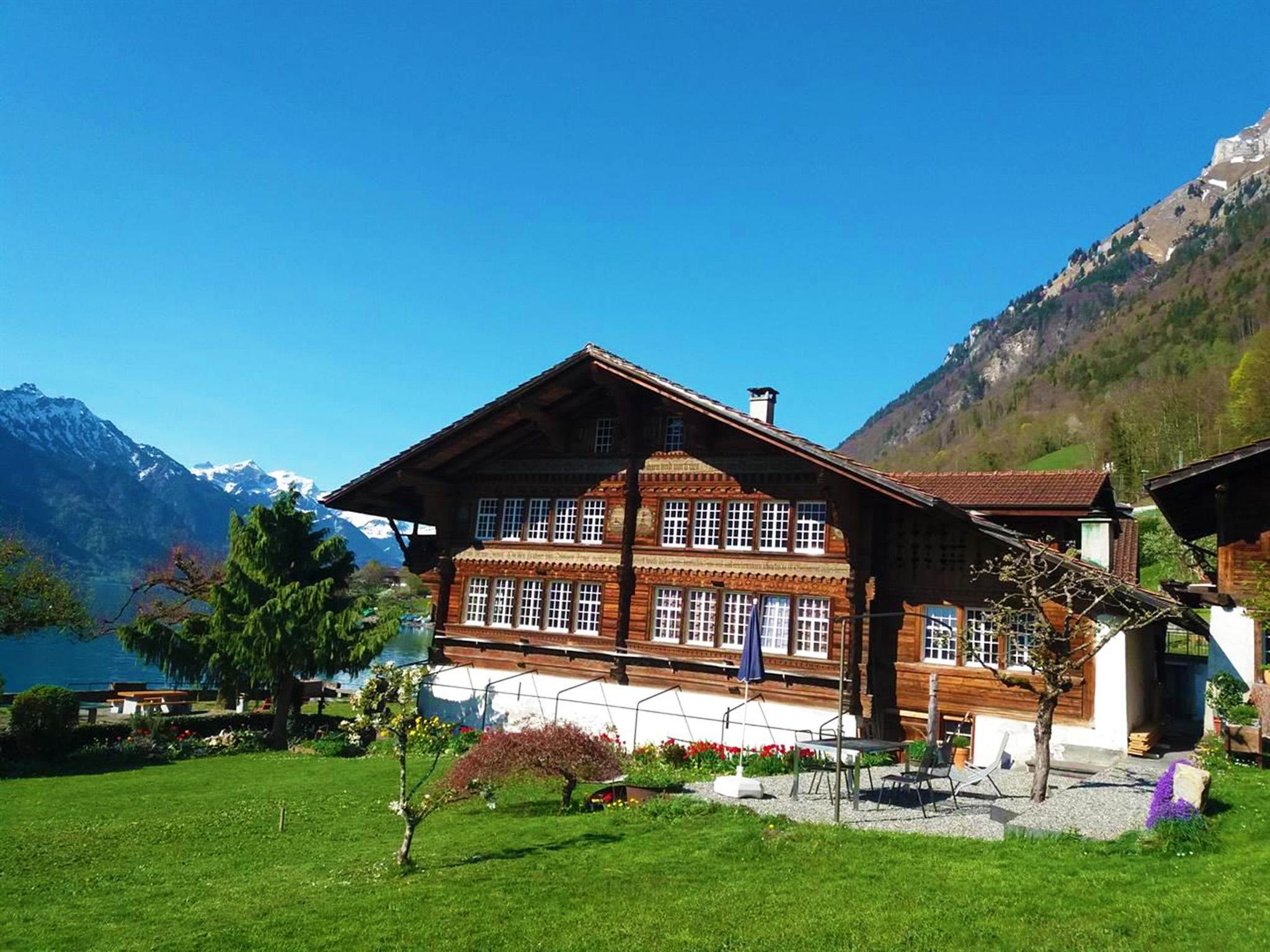 Zurich: Day Trip to Interlaken incl. Tandem Paragliding