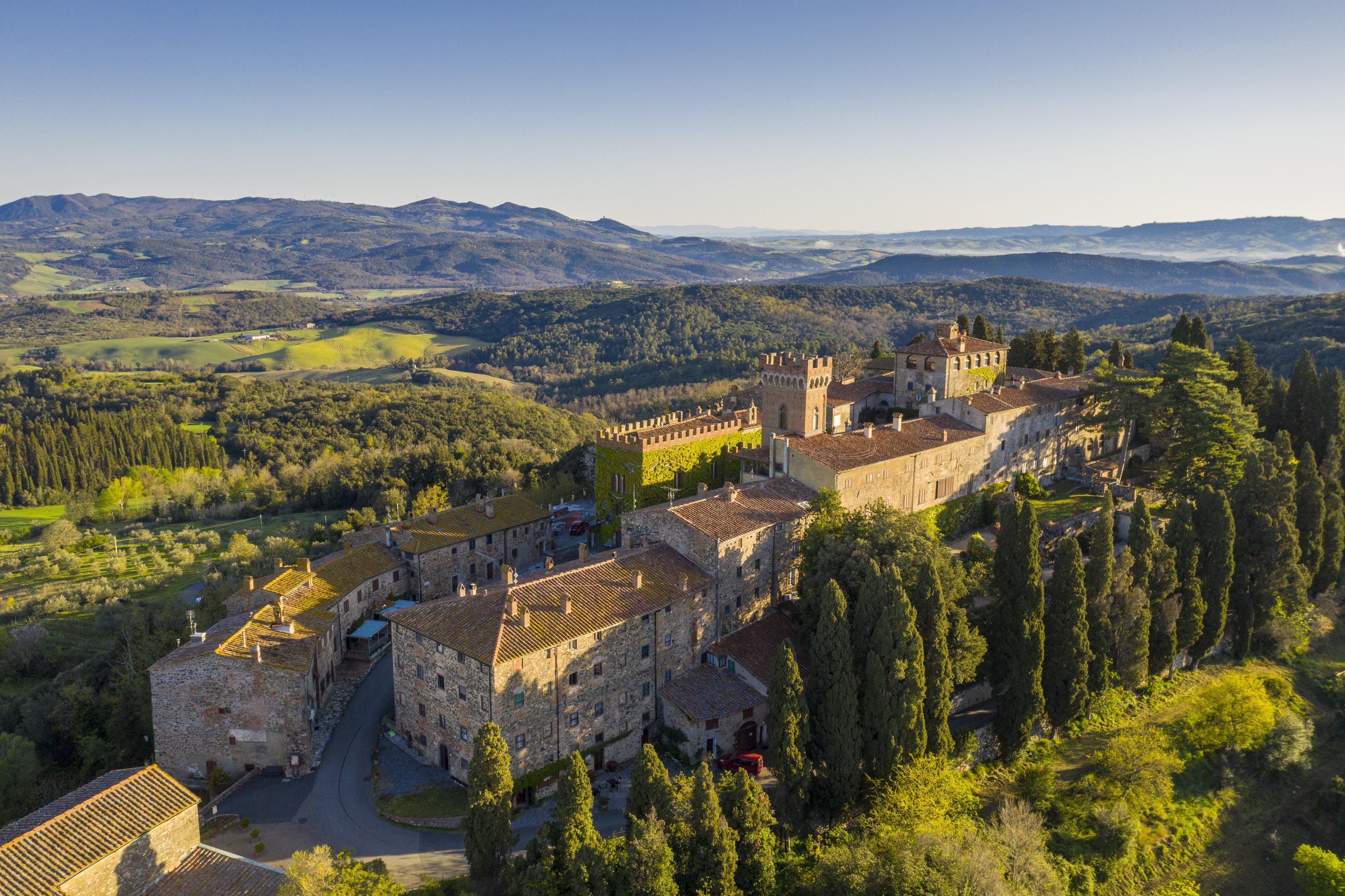 Castle Wine Tasting with Archaeologist Guide