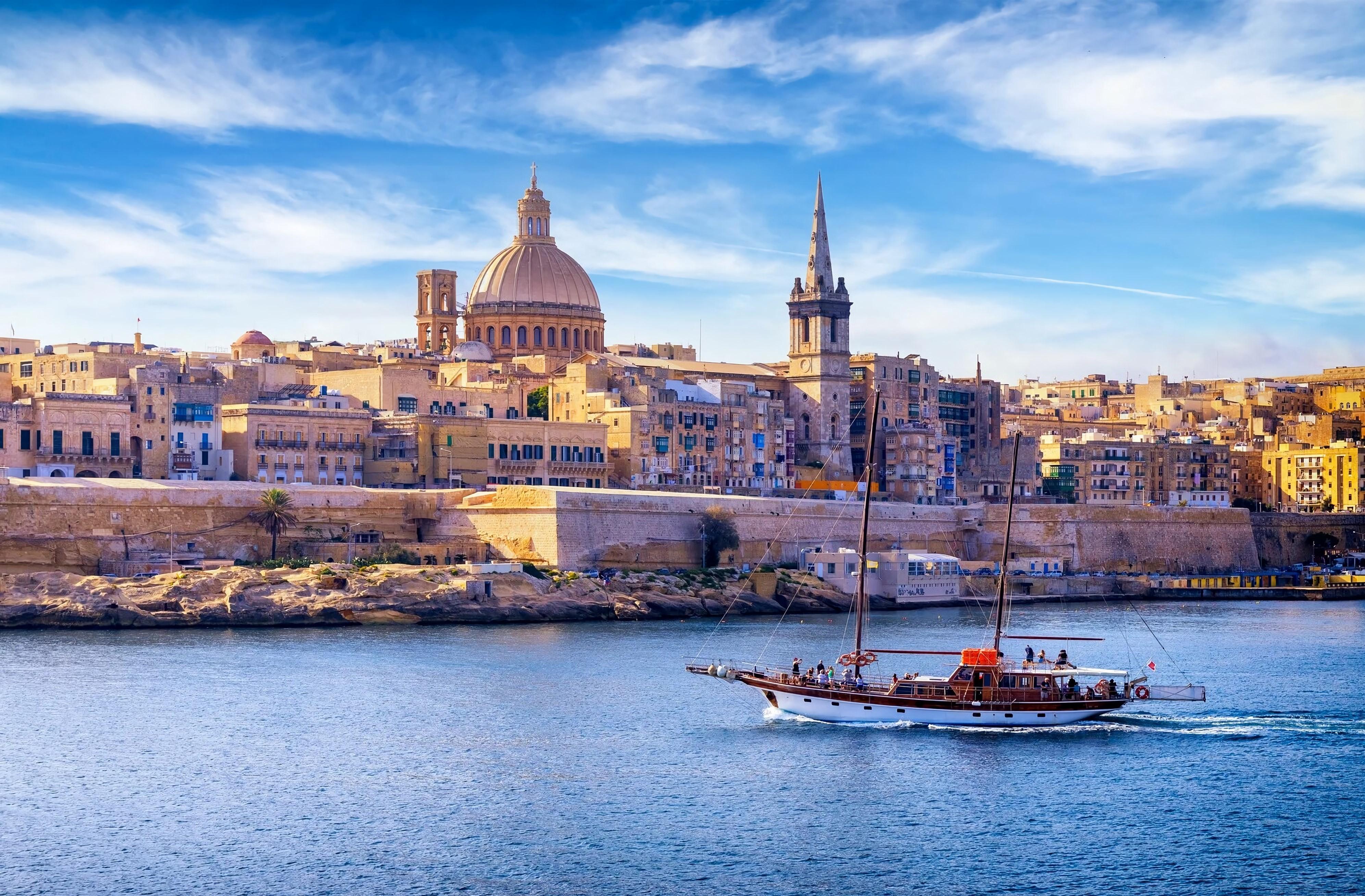 Sliema to Comino: Crystal and Blue Lagoon Cruise with Lunch