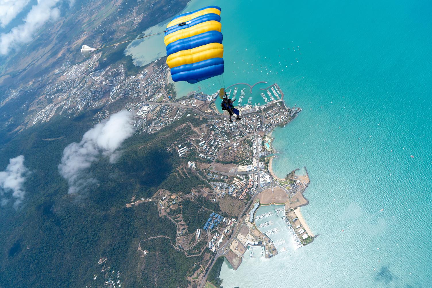 Tandem Skydive over the Whitsundays – Airlie Beach