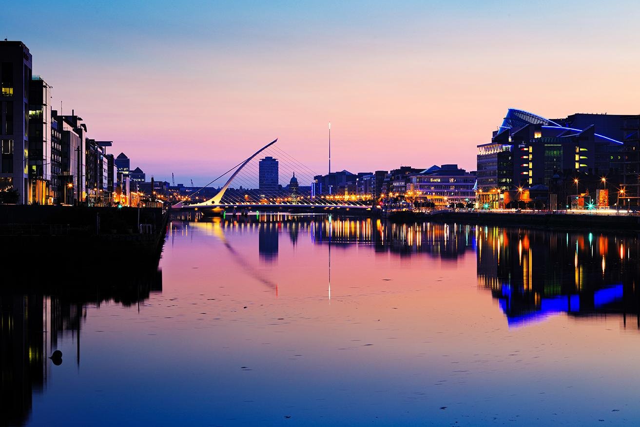 Dublin Panoramic Night Bus Tour with Live Guide