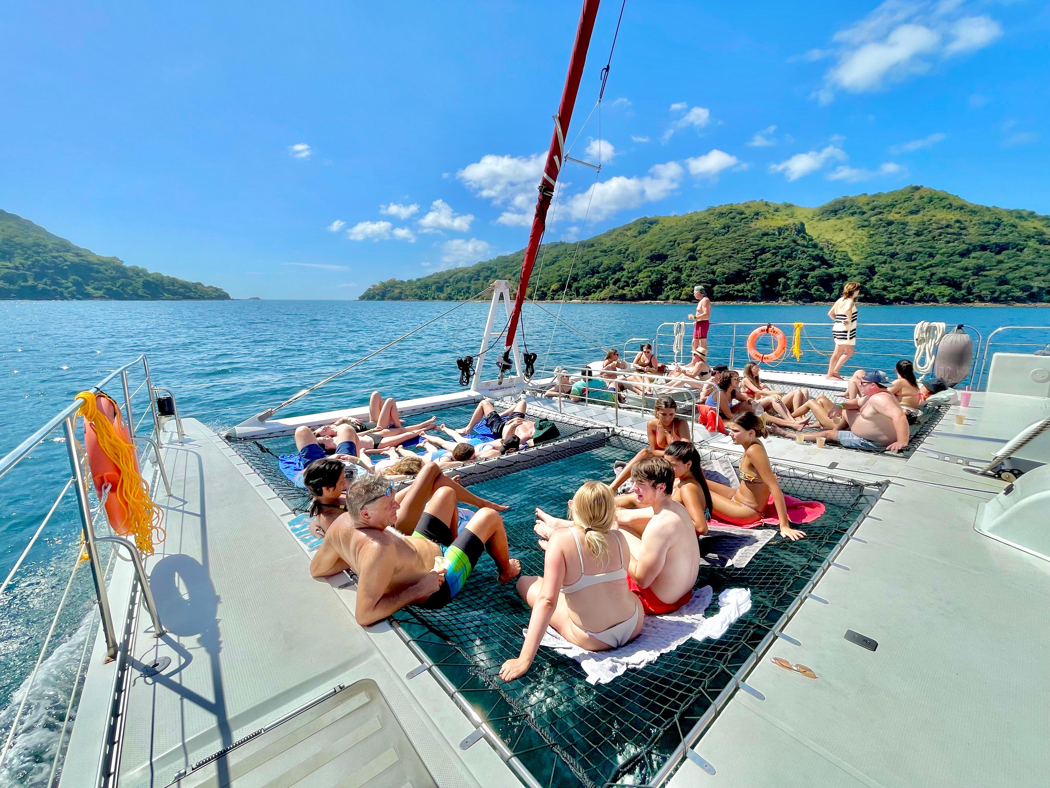 Taboga Island Catamaran Cruise with Lunch & Open Bar