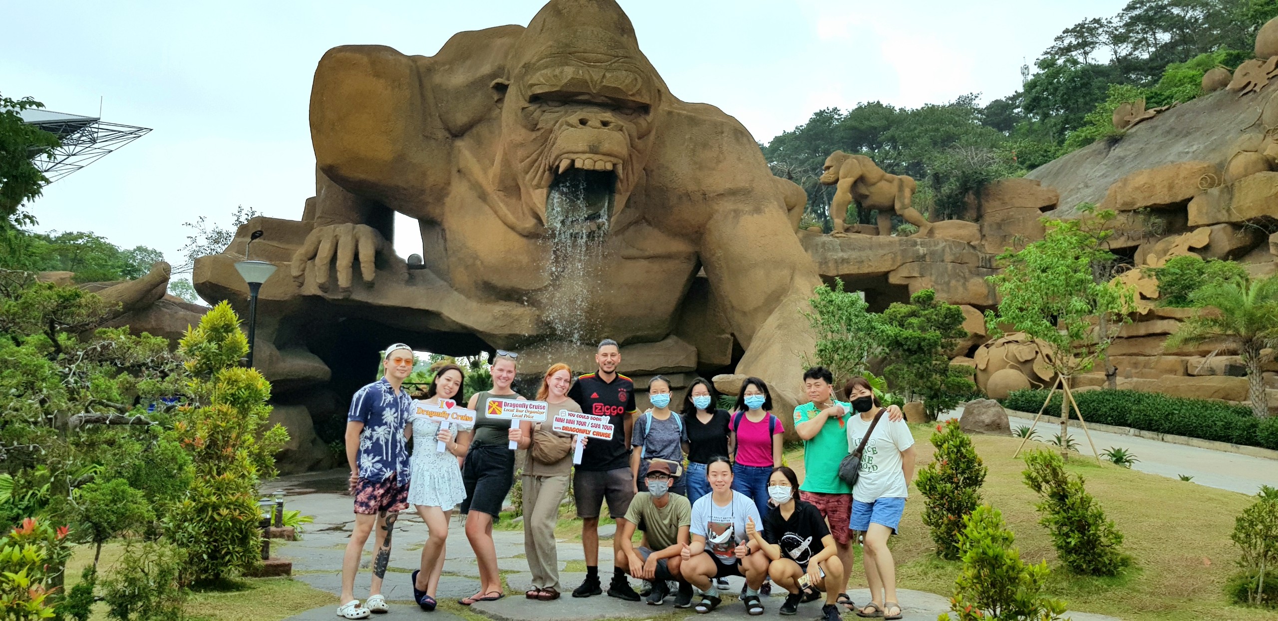 Halong Bay Day Cruise: Caves, Kayaking & Seafood Lunch
