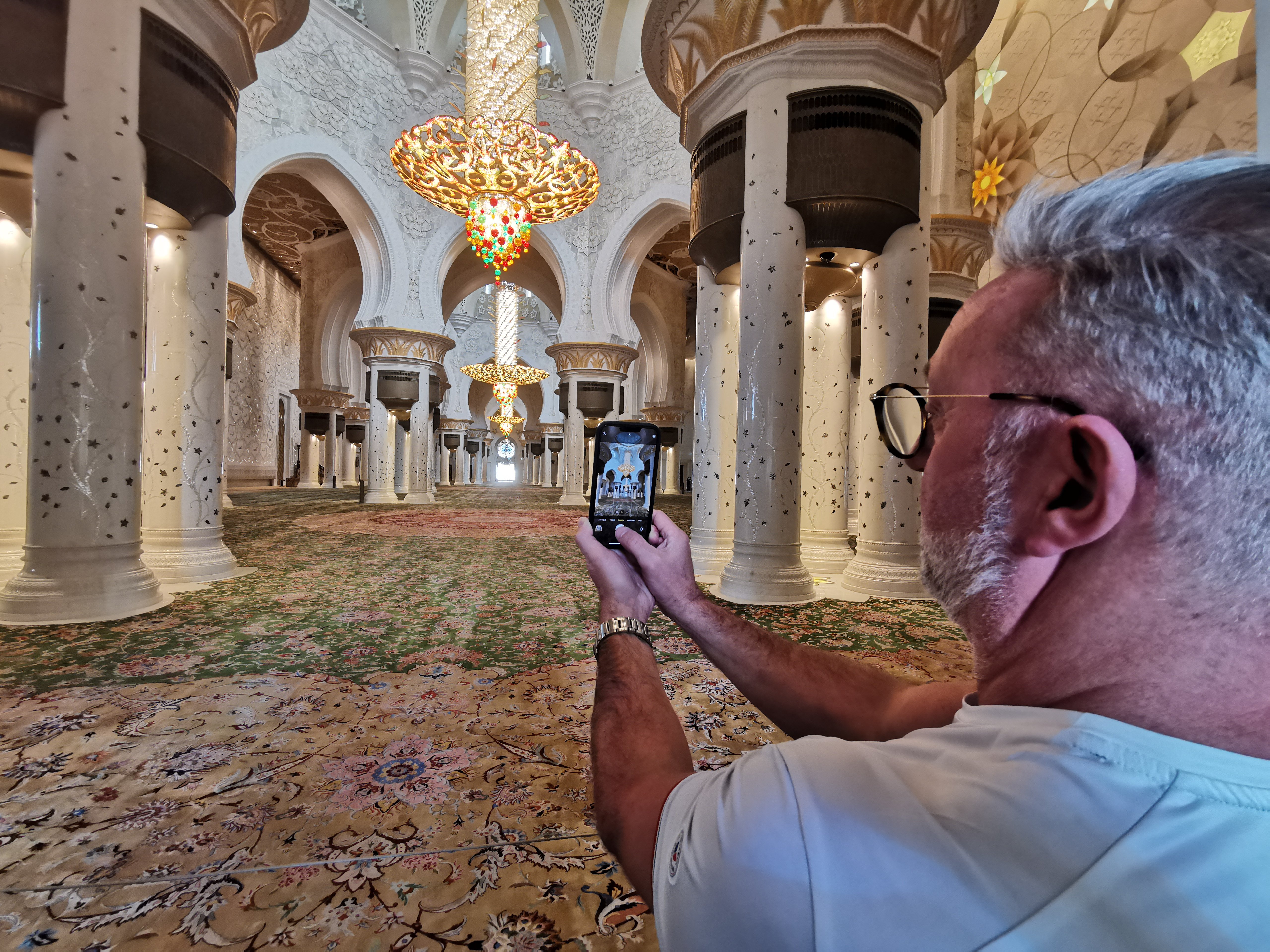 Abu Dhabi Day Trip from Dubai with Warner Bros. World Ticket