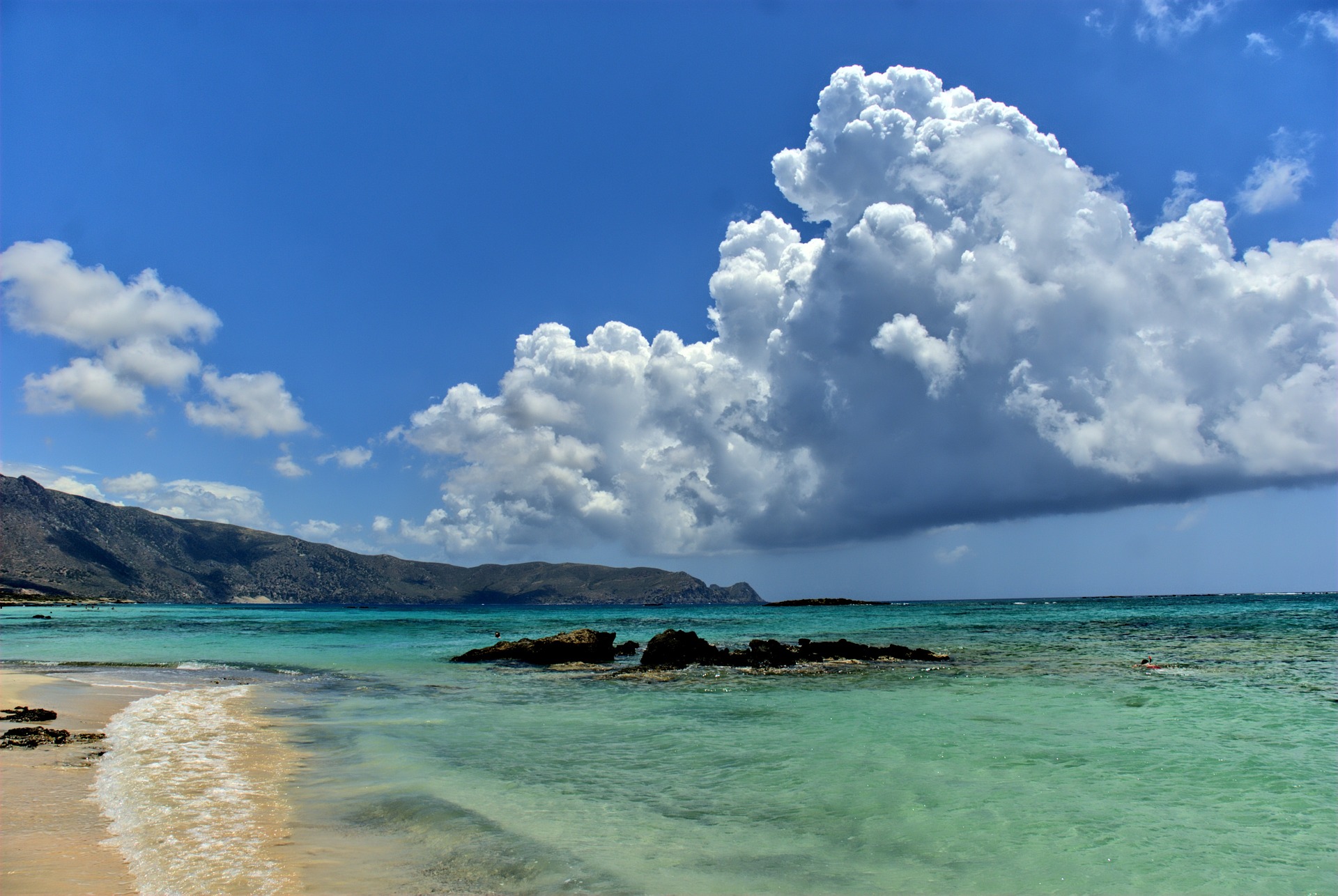 Elafonissi pink sand beach and Balos lagoon tour Crete — shallow turquoise lagoon, Gramvousa Venetian fortress — image 4