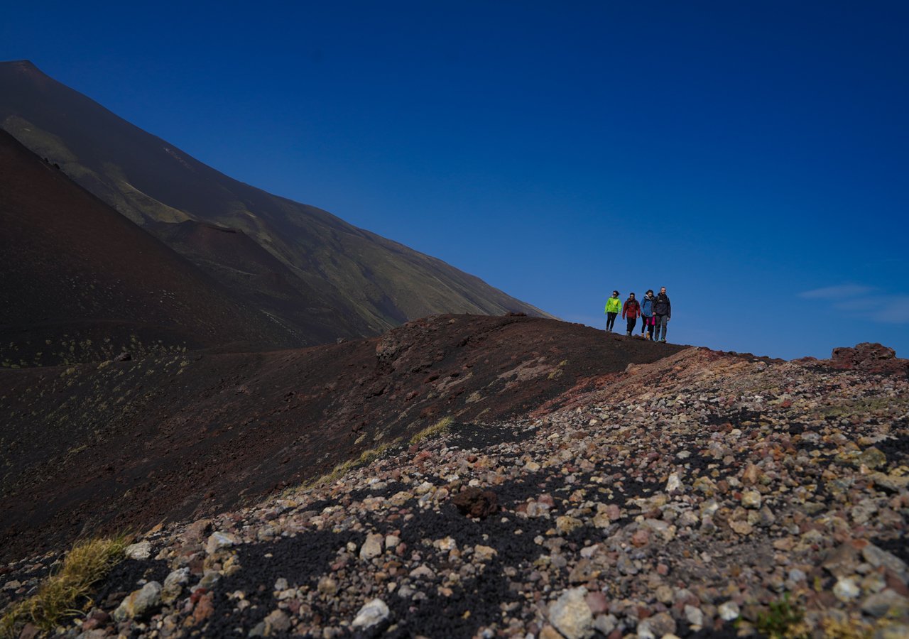 Mount Etna Morning Hike & Food Tasting from Syracuse