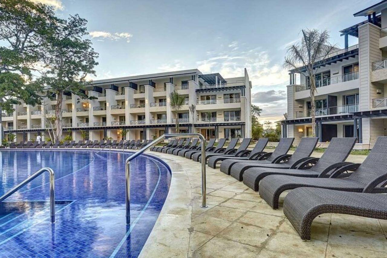 Private Airport Transfer: Montego Bay to Negril