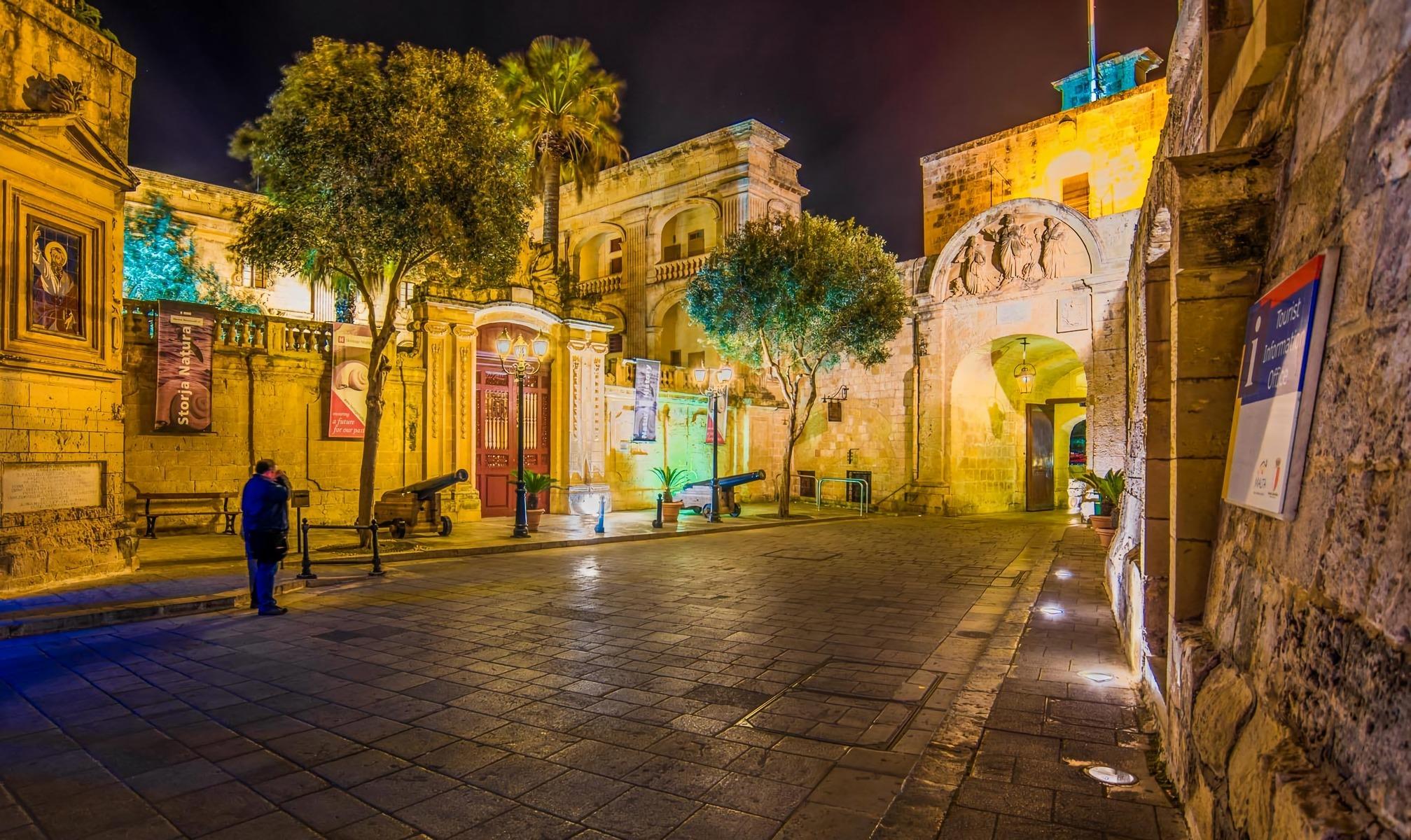 Evening Discovery of Mdina, Rabat & Valletta Waterfront